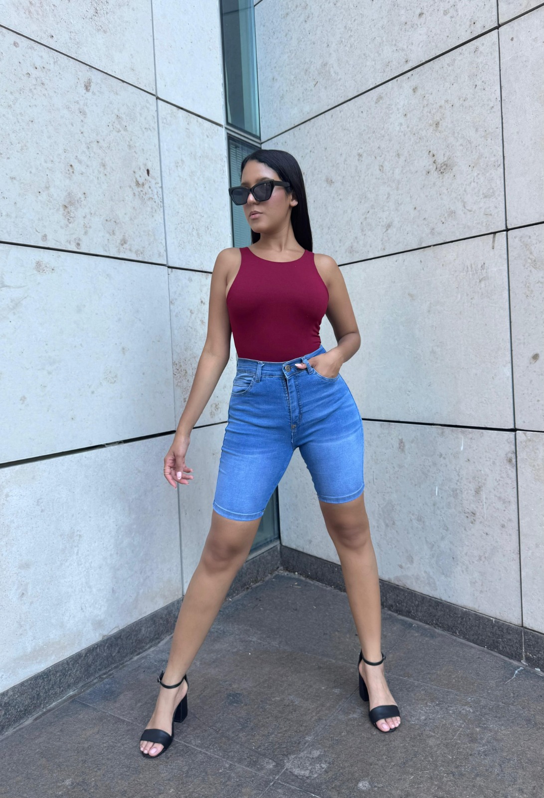 MIAMI | SHORT AZUL LOCALIZADO CON BIGOTES ELASTIZADO TALLES 40 AL 54 ANA CLARA