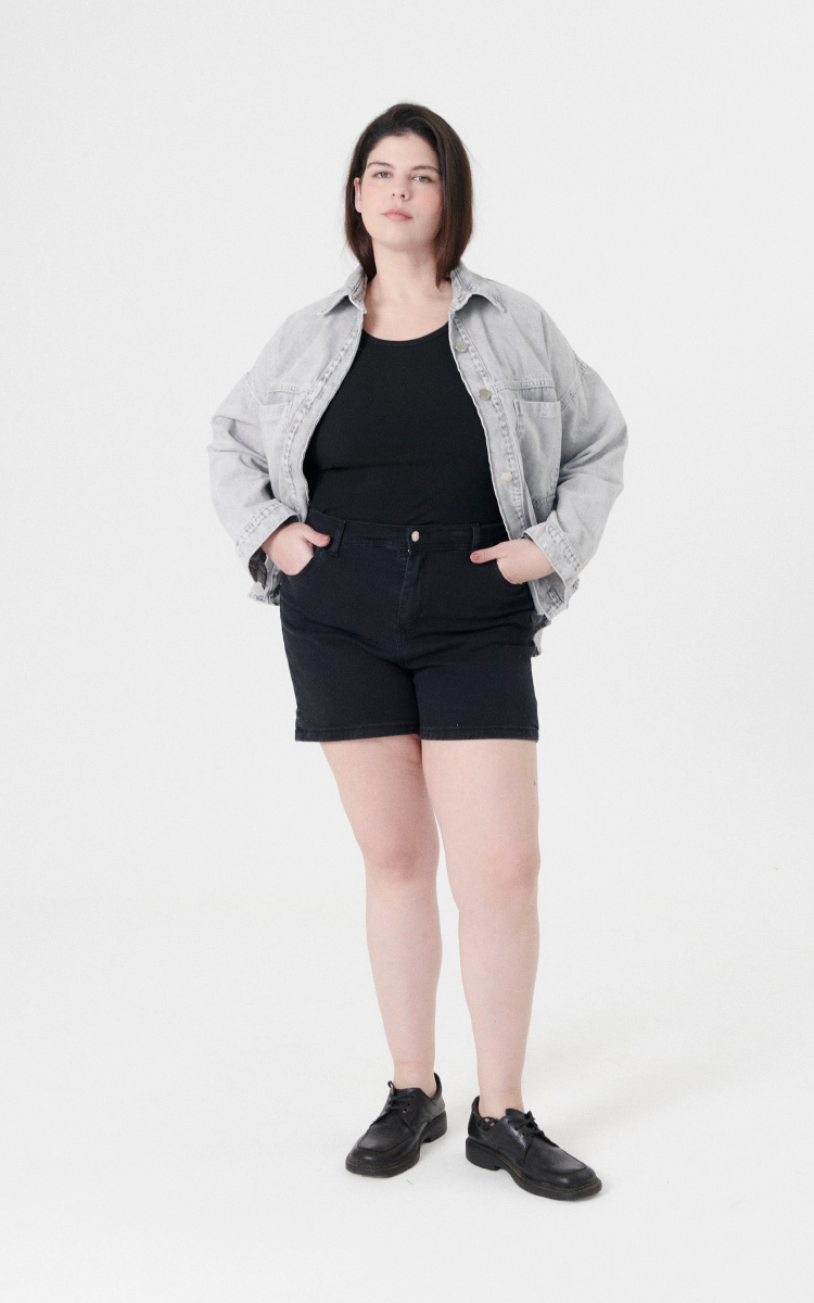 2321 | SHORT NEGRO PLUS SIZE ELASTIZADO TIRO ALTO TALLES 44 AL 54 INQUIETA