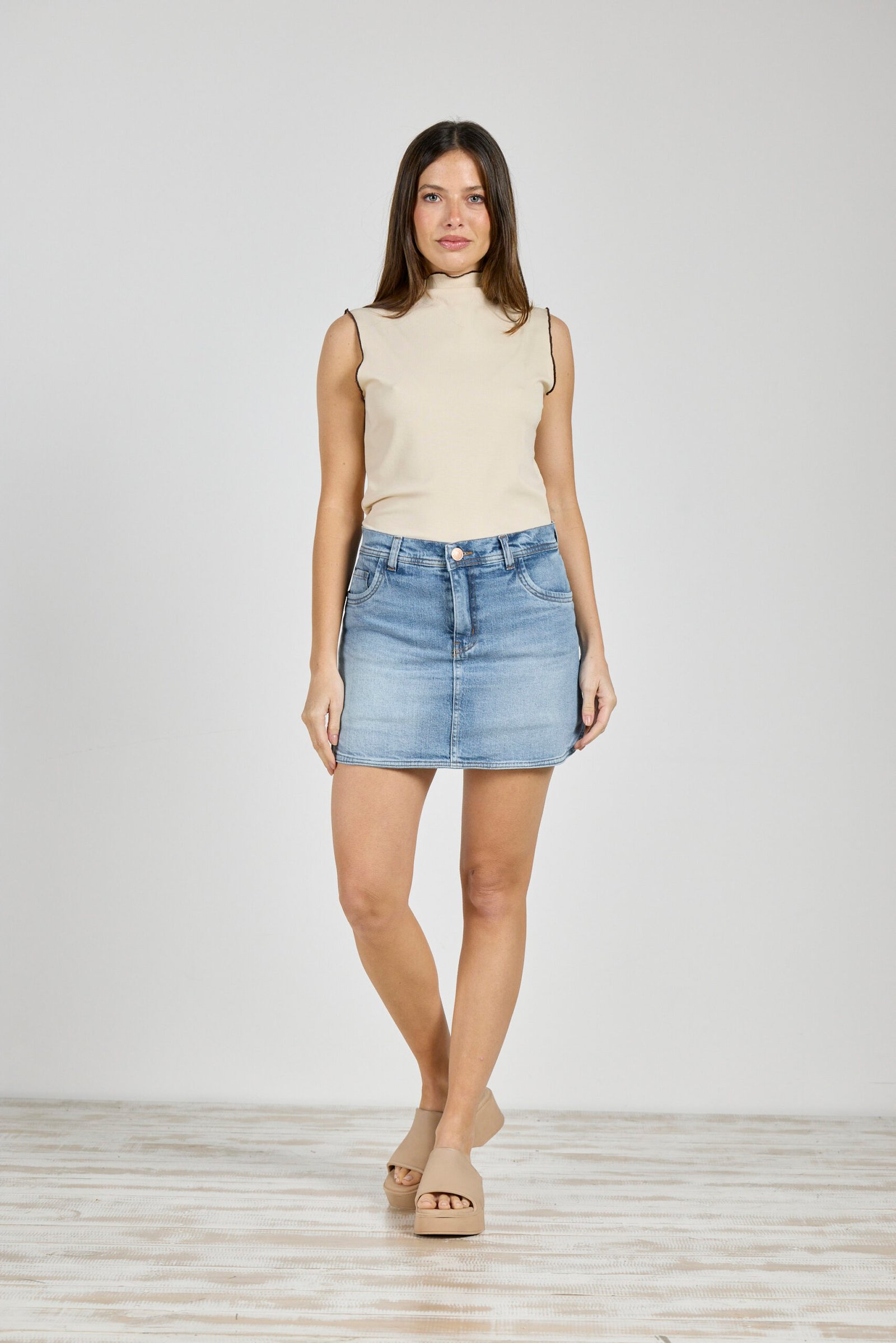 ART. C-110 | SHORT POLLERA CELESTE LOCALIZADO ELASTIZADO TALLE 36 AL 46 CENITHO