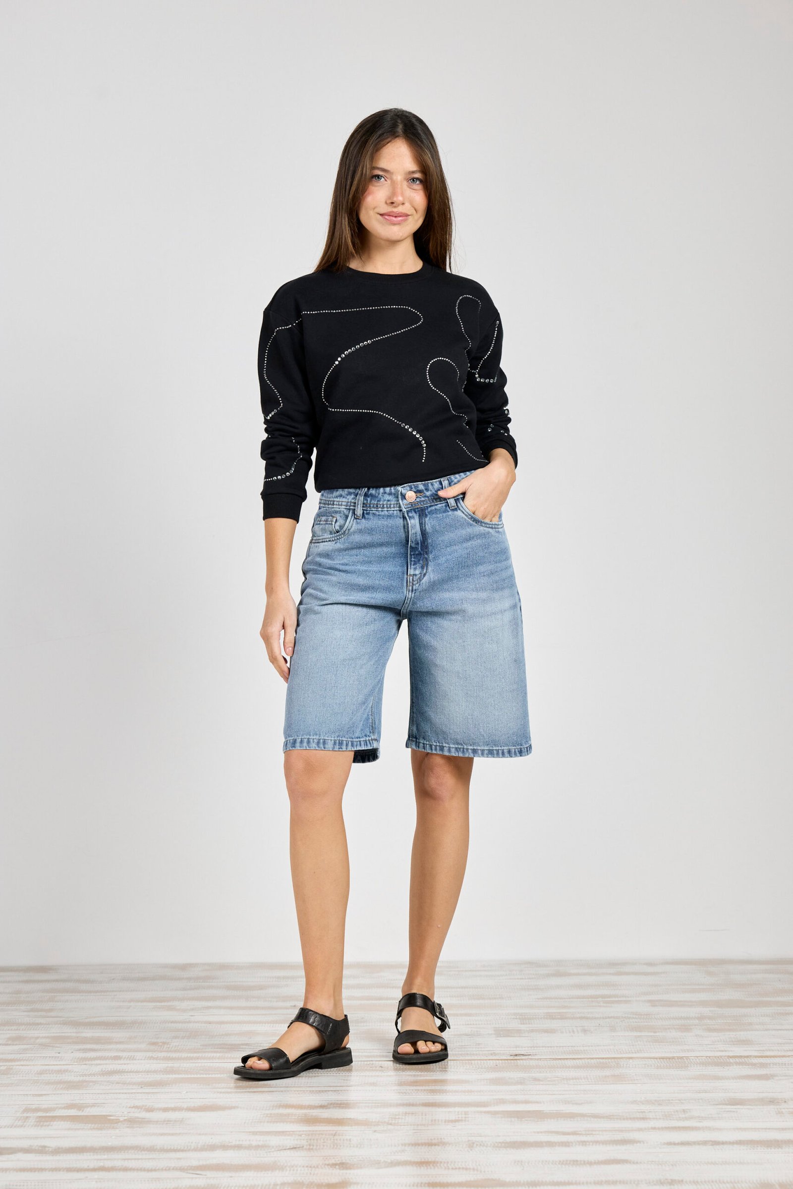 ART. C-120 | BERMUDA BAGGY CELESTE LOCALIZADO CLÁSICO RÍGIDO TALLES 36 AL 46 CENITHO