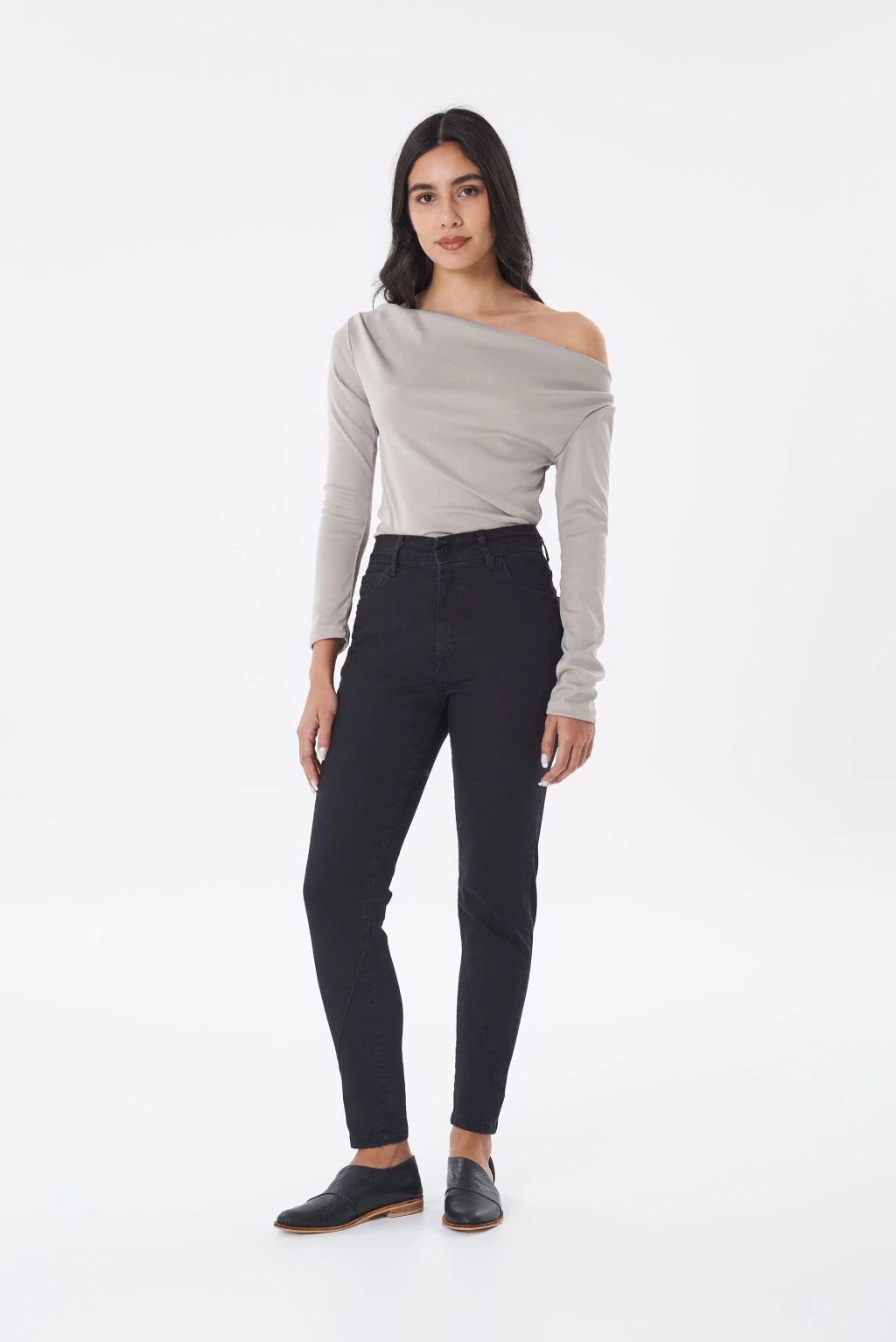 GLENDALE | SKINNY NEGRO COSTURA DIAGONAL ELASTIZADO TIRO ALTO TALLES 36 AL 46 STRIVEN