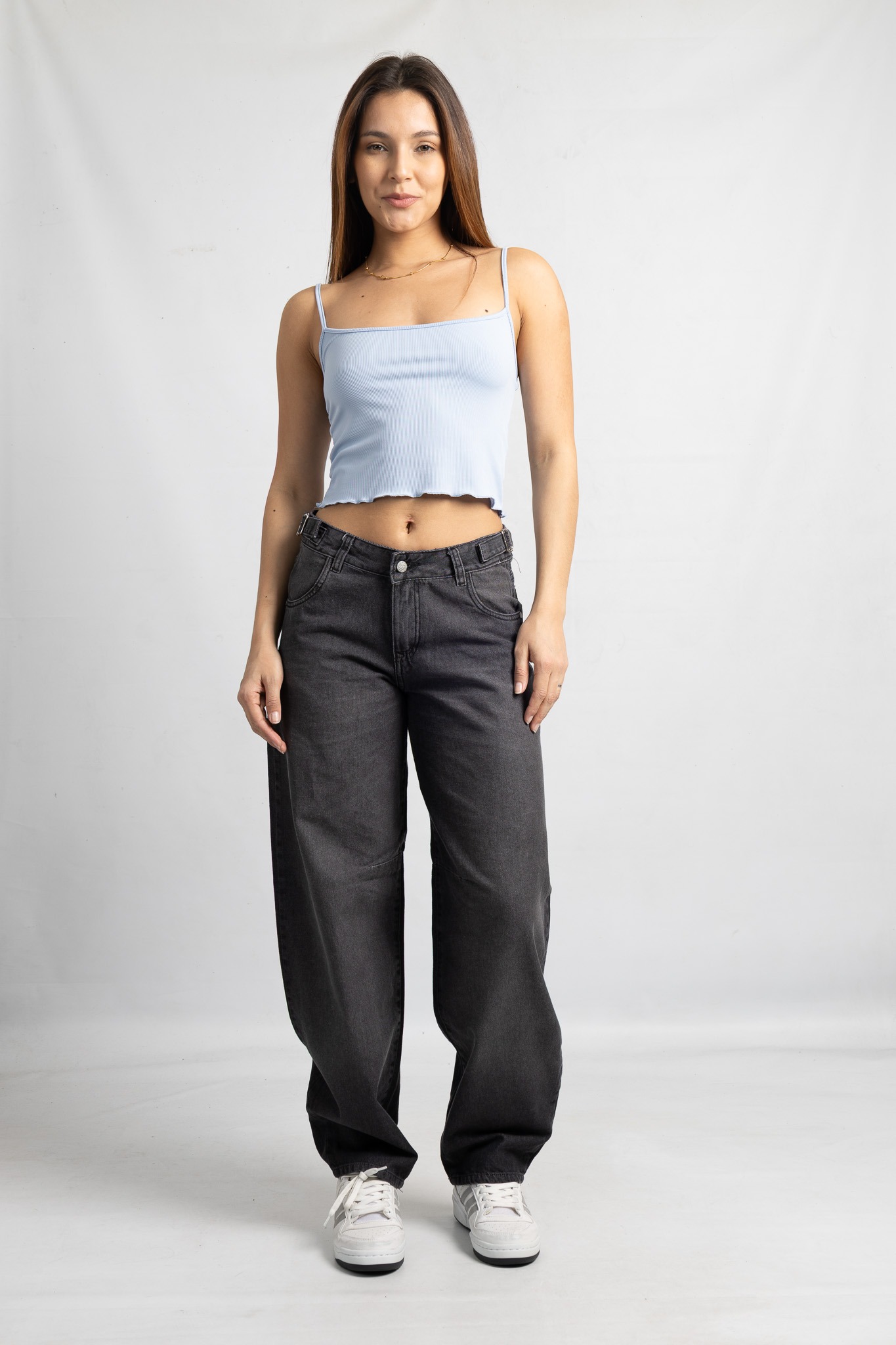 ART. 836 | BAGGY GRIS ELASTIZADO CON HEBILLA TIRO MEDIO TALLES 36 AL 44 VERSUS