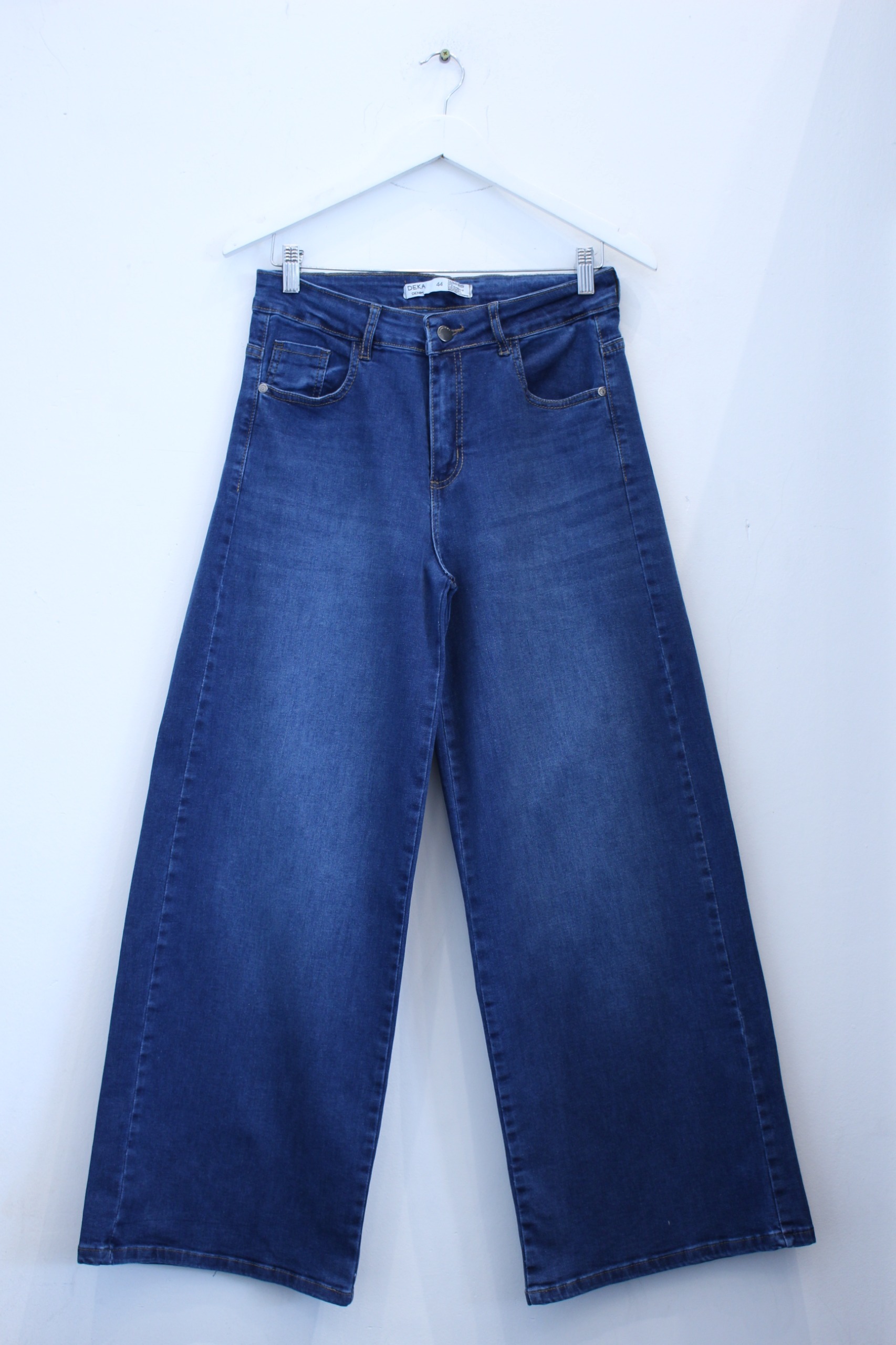 SCARLETT | WIDE LEG AZUL CON BIGOTES ELASTIZADO TIRO ALTO TALLES 44 AL 54 DEKA