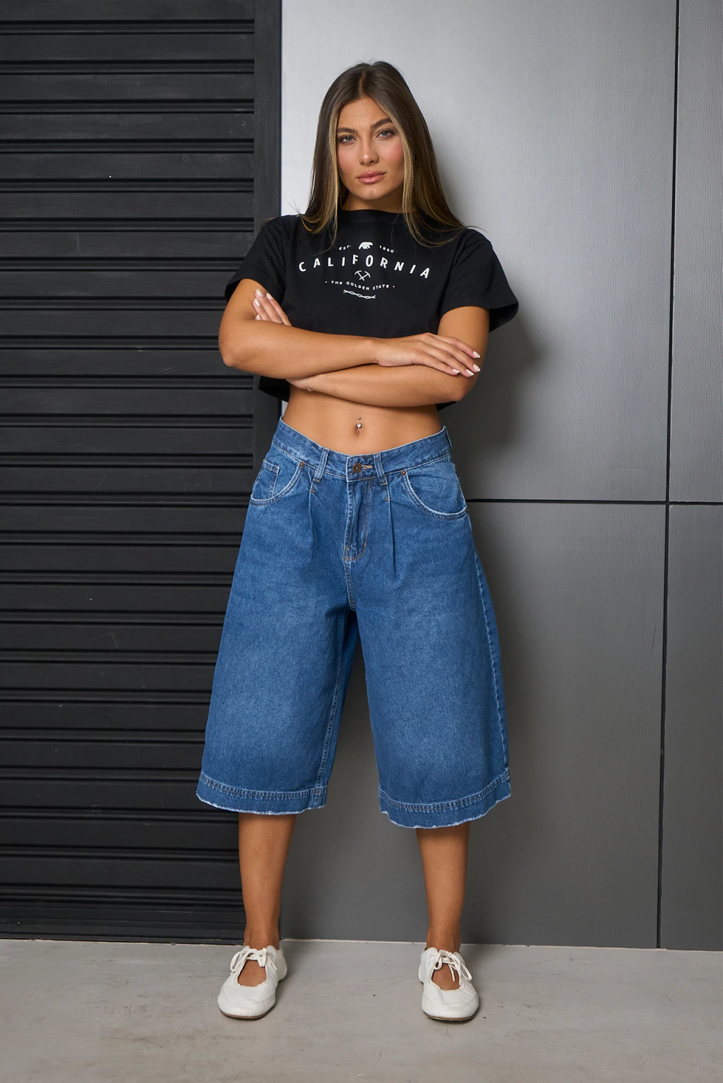 ART.3753 | BERMUDA BAGGY AZUL DESGASTADO RIGIDO PINSAS DOBLES CON DESGASTE TRIO MEDIO TALLES 36 AL 46 GORSI