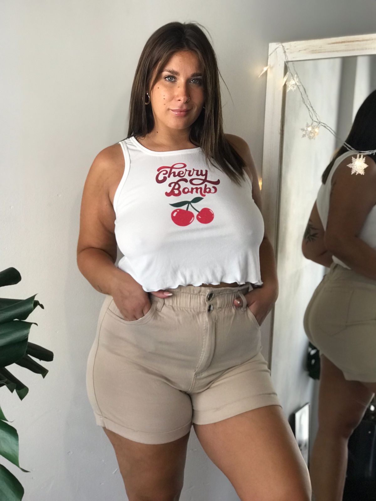 10126 - SHORT BAGGY BEIGE CON CINTURA FRUNCIDA CON DOBLADILLO ELASTIZADO TALLES 46 AL 60 CRISAL