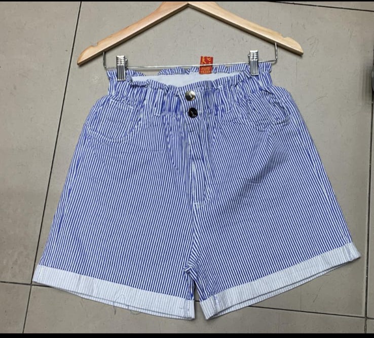 10125 - SHORT BAGGY AZUL RAYADO CON CINTURA FRUNCIDA CON DOBLADILLO ELASTIZADO TALLES 48 AL 60 CRISAL