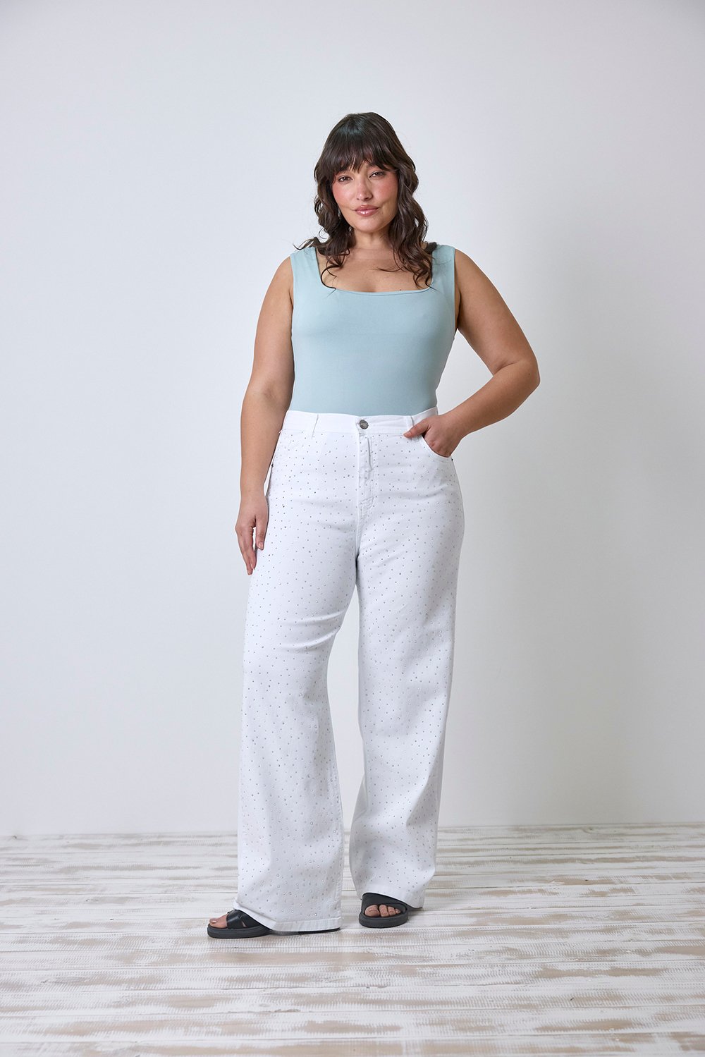 ART. 891 | WIDE LEG BLANCO ELASTIZADO CON BRILLO STRASS TIRO ALTO TALLES 46 AL 54 CENITHO