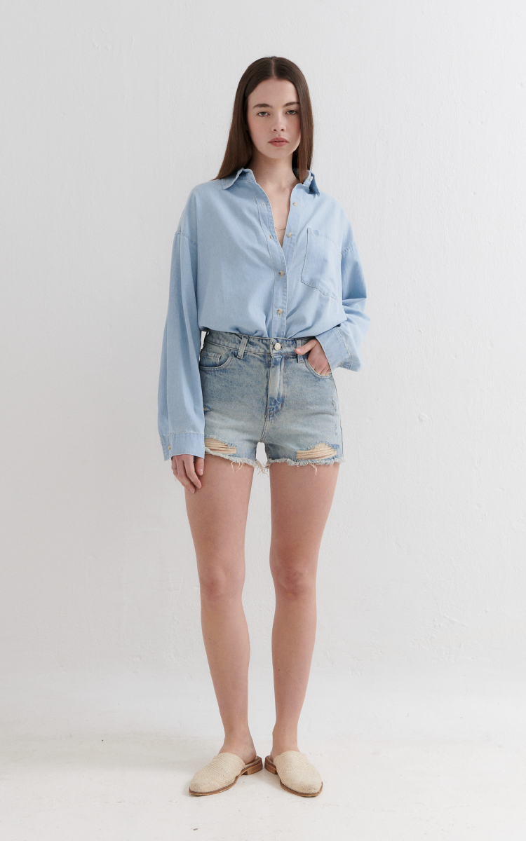 0369 / SHORT DE JEAN MATIZADO RIGIDO CON ROTURAS Y DESFLECADO EN BOTA TIRO ALTO TALLES 36 AL 46 INQUIETA