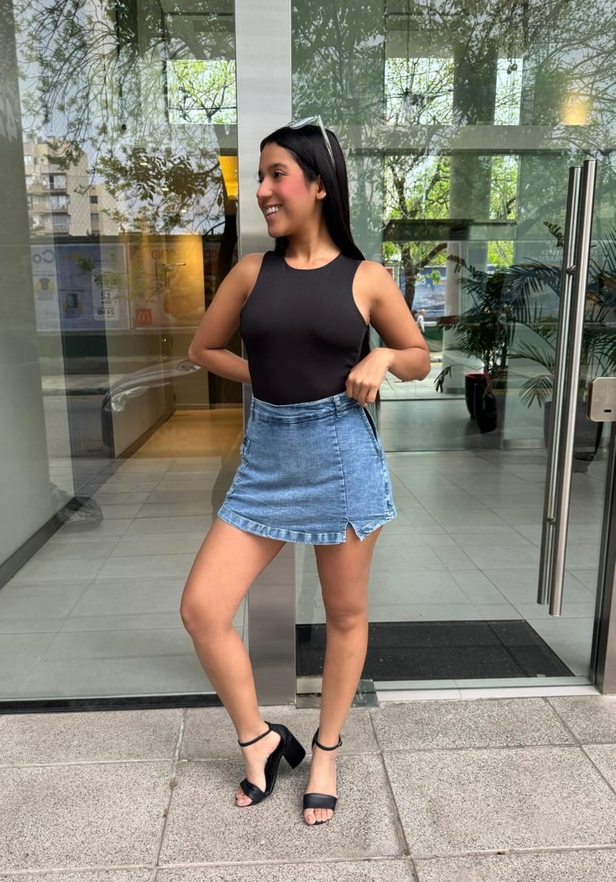 JADE / SHORT POLLERA AZUL ELASTIZADA CON CIERRE LATERAL TIRO ALTO TALLES 36 AL 54 ANA CLARA