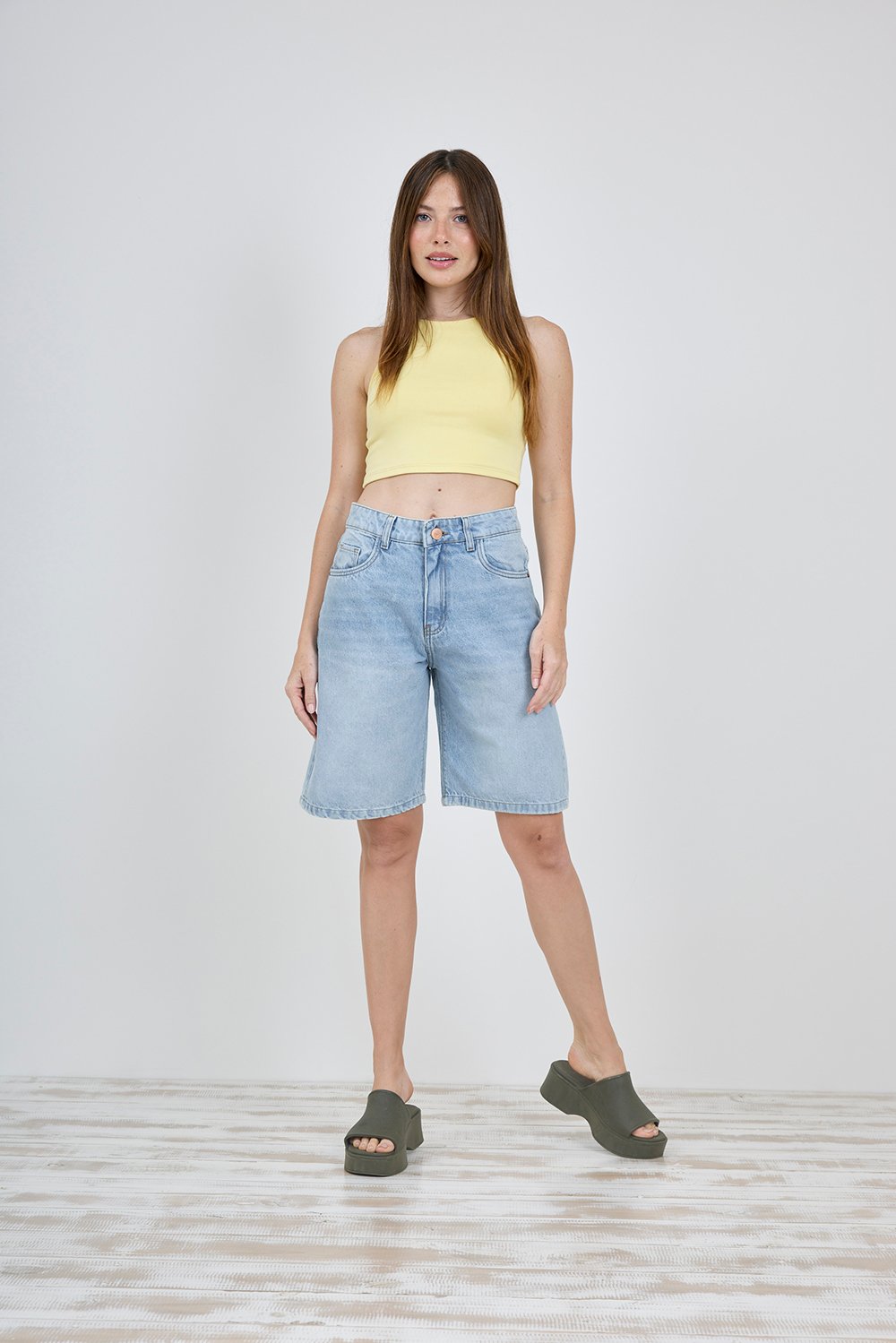 ART. C-127 | BERMUDA RÍGIDA BAGGY CLÁSICA CELESTE TIRO ALTO TALLES 36 AL 46 CENITHO