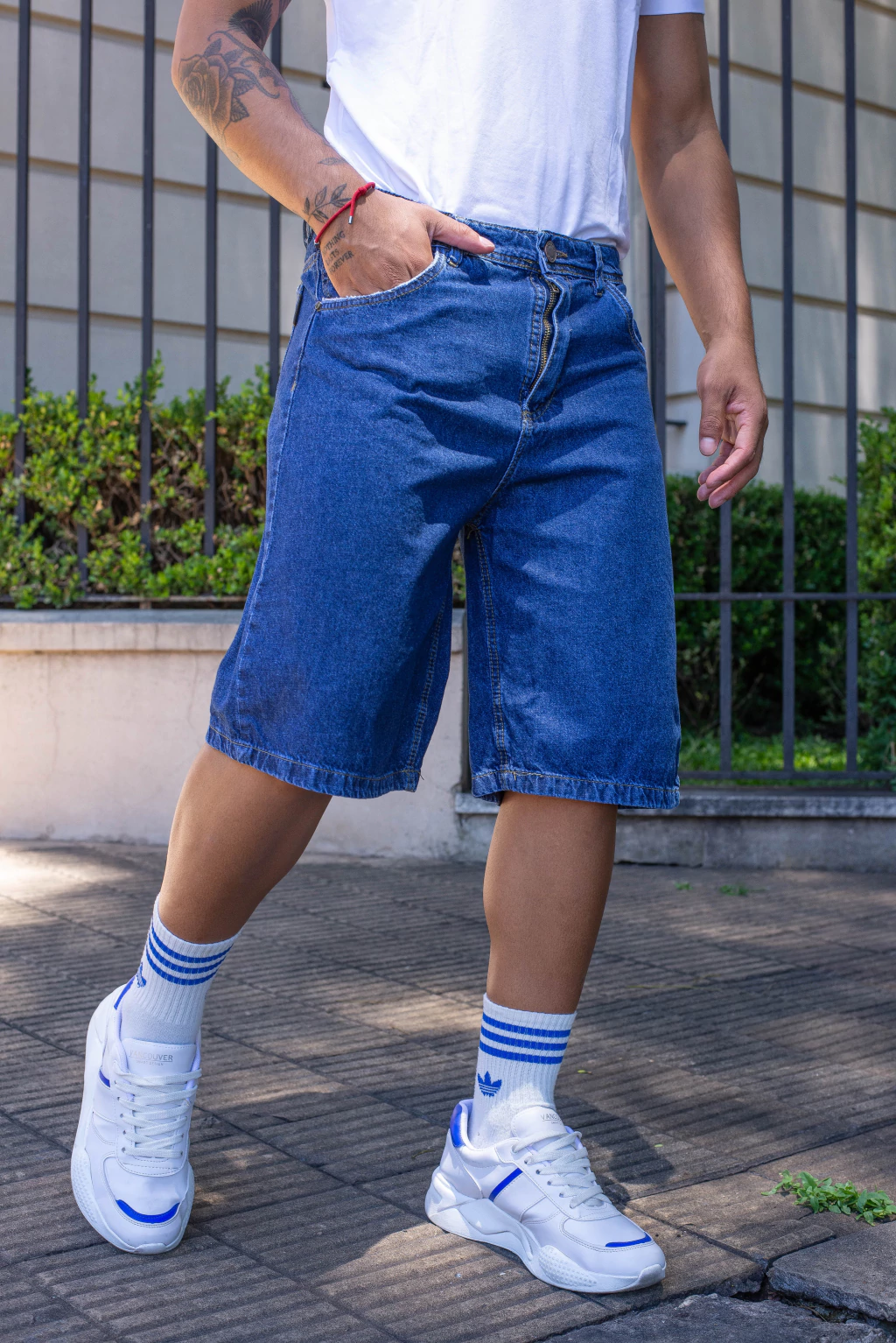 BERLIN / BERMUDA MOM AZUL INTENSO RIGIDO TALLES 38 AL 48 CRUZO