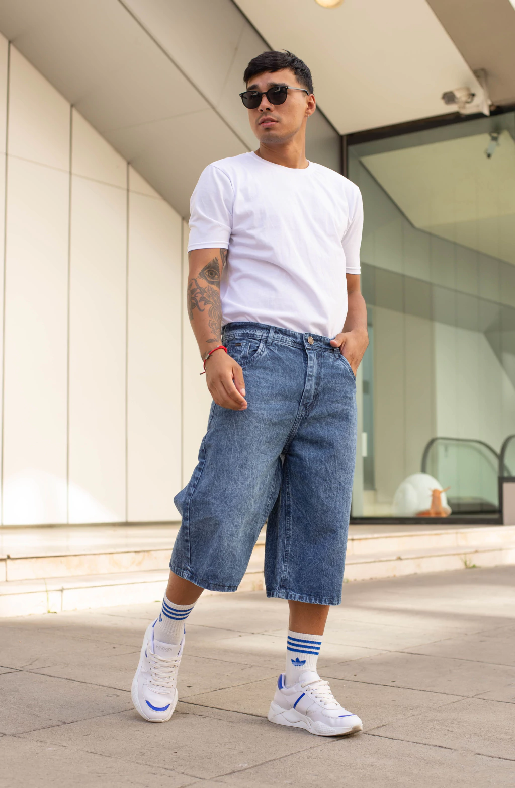 SEUL  I  BERMUDA BAGGY DE JEAN RIGIDO LAVADO AZUL TALLE 38 AL 48 CRUZO