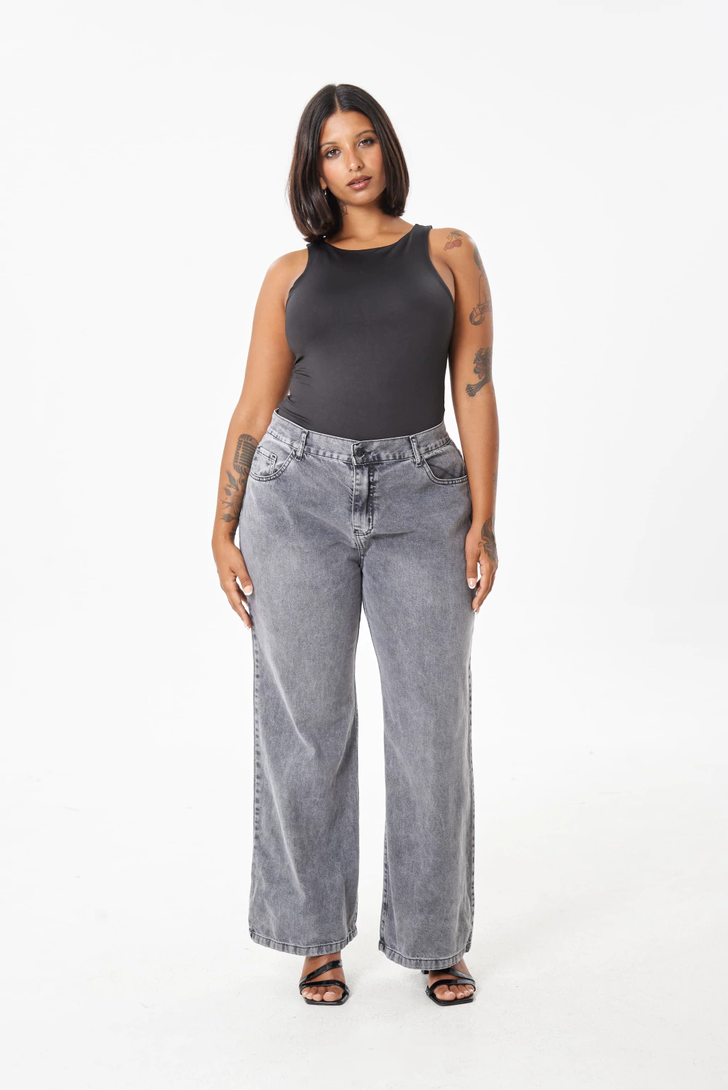TANAMI -  WIDE LEG CURVY GRIS MEDIO RIGIDO TIRO ALTO TALLES 56 AL 60 STRIVEN