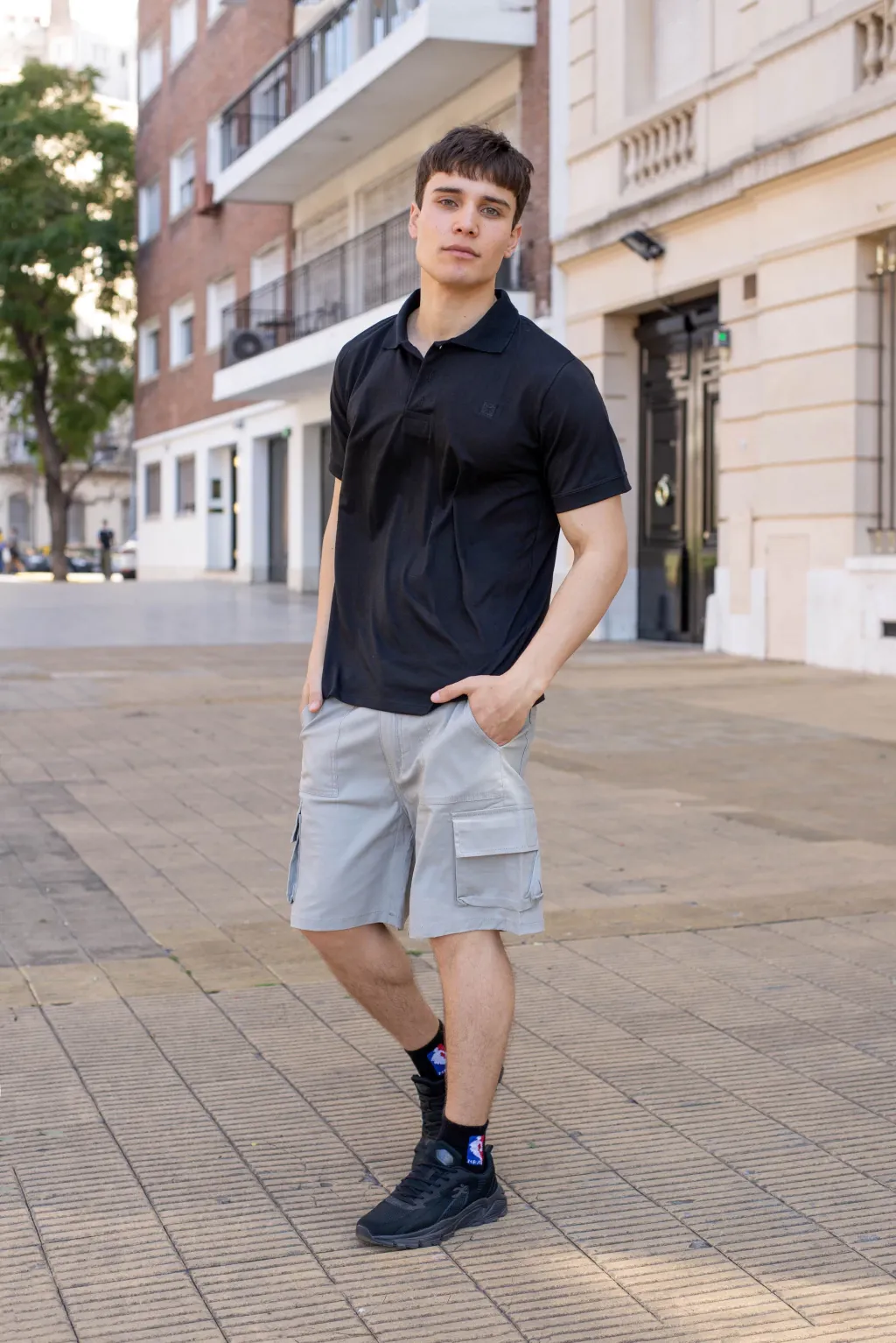 PLATA  /  BERMUDA CARGO RECTO DE GABARDINA TALLES 38 AL 48 CRUZO