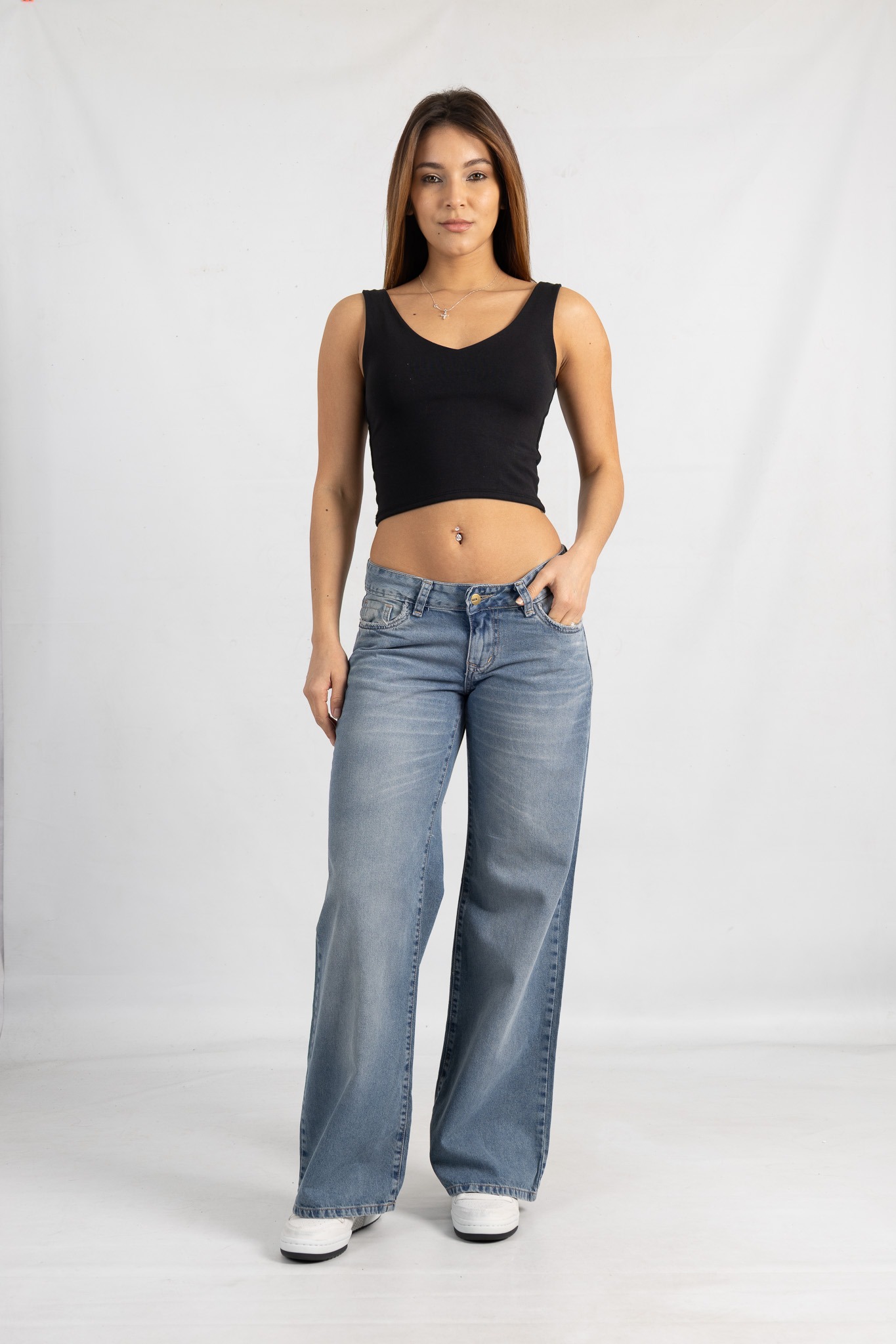 ART. 850 / WIDE LEG OXIDO PULIDO BIGOTES TIRO BAJO TALLES 34 AL 44 VERSUS