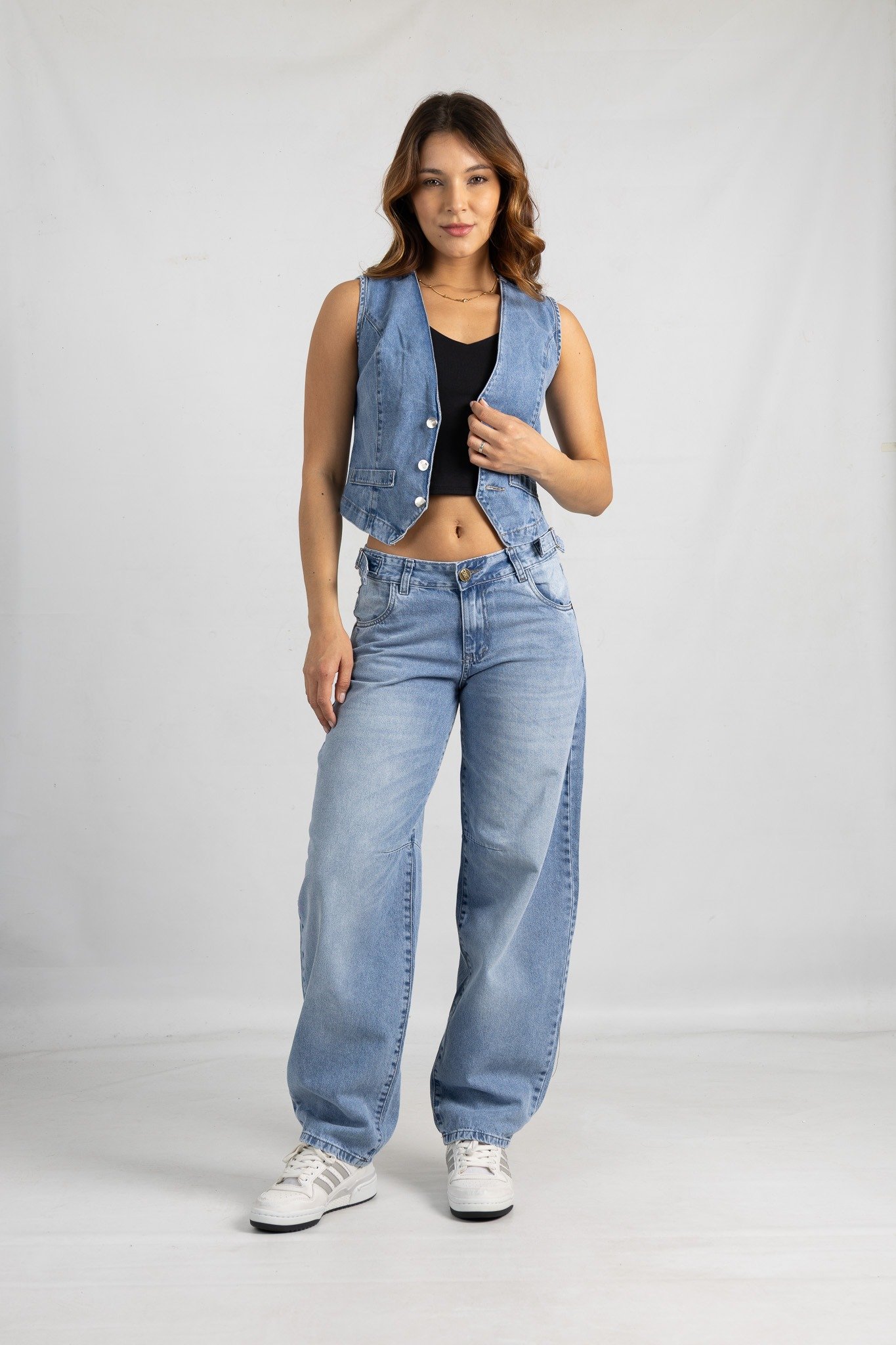 ART. 873 | JEAN BAGGY RIGIDO NEVADO CON HEBILLA HILO GRIS TIRO MEDIO TALLES 34 AL 44 ANDAR JEANS