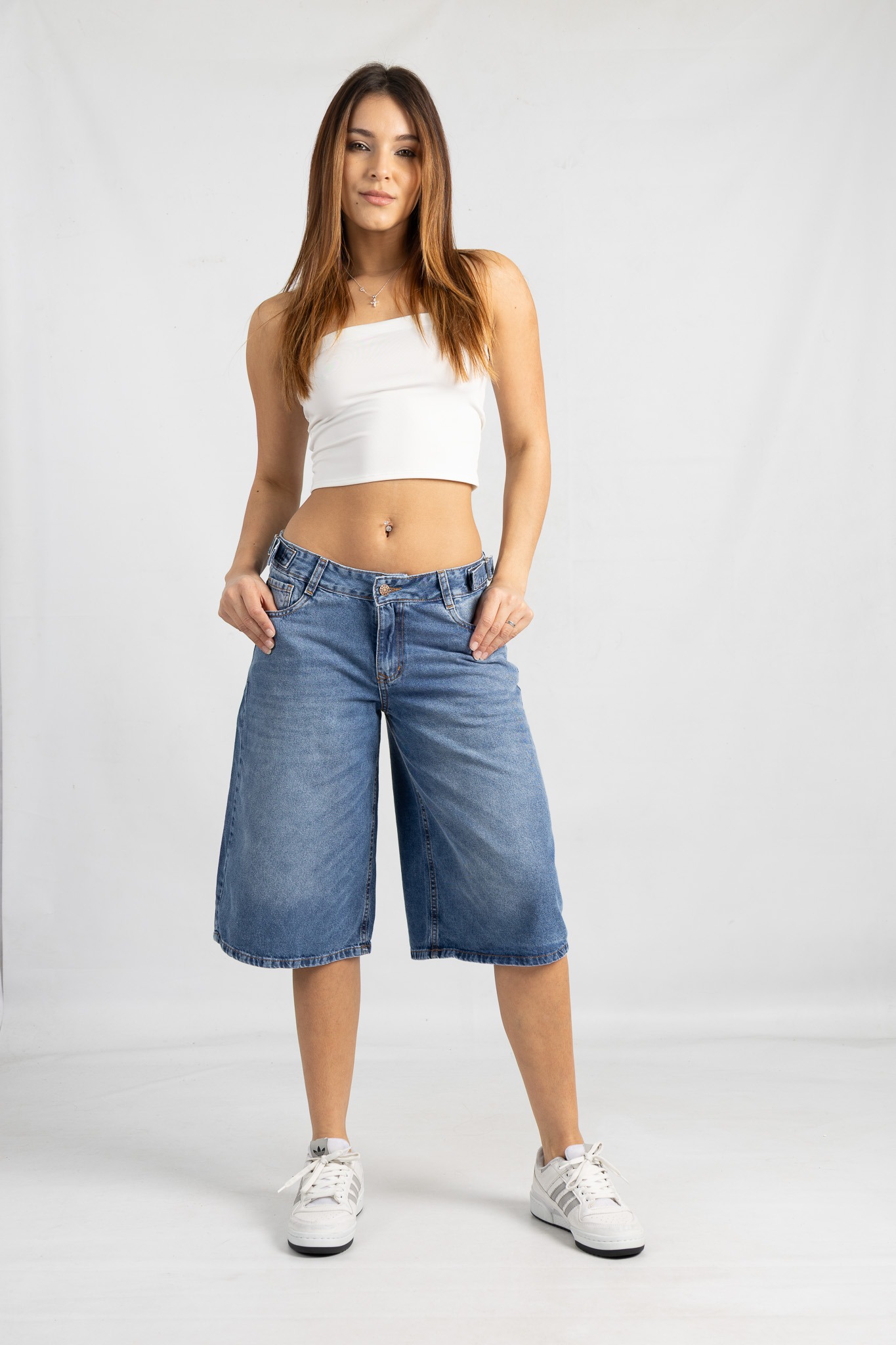 ART SH-153 | BERMUDA BAGGY RIGIDA NEVADA HILO MARRON TIRO MEDIO TALLES 36 AL 46 ANDAR