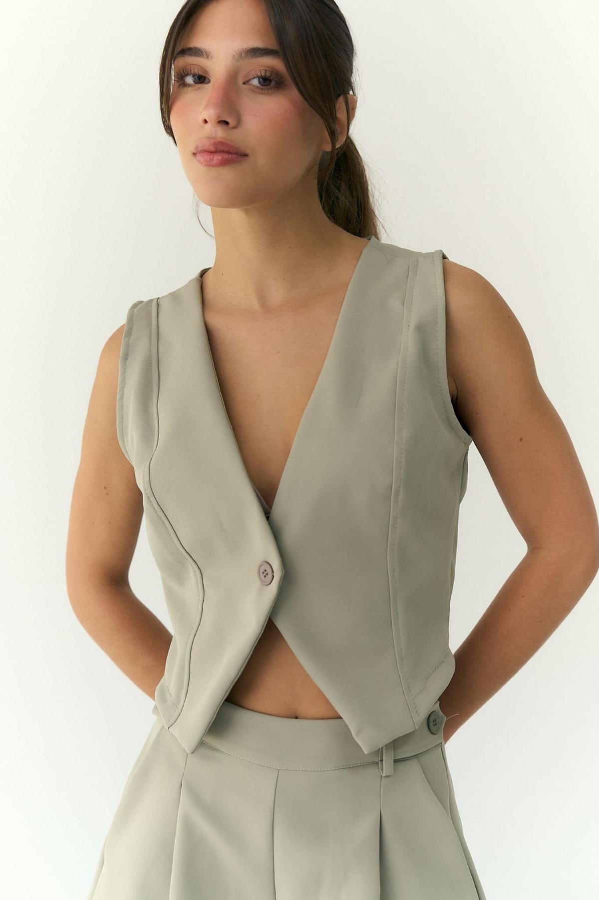 Art.3055 | CHALECO SASTRERO CON BOTON TALLES S AL L VARIOS COLORES