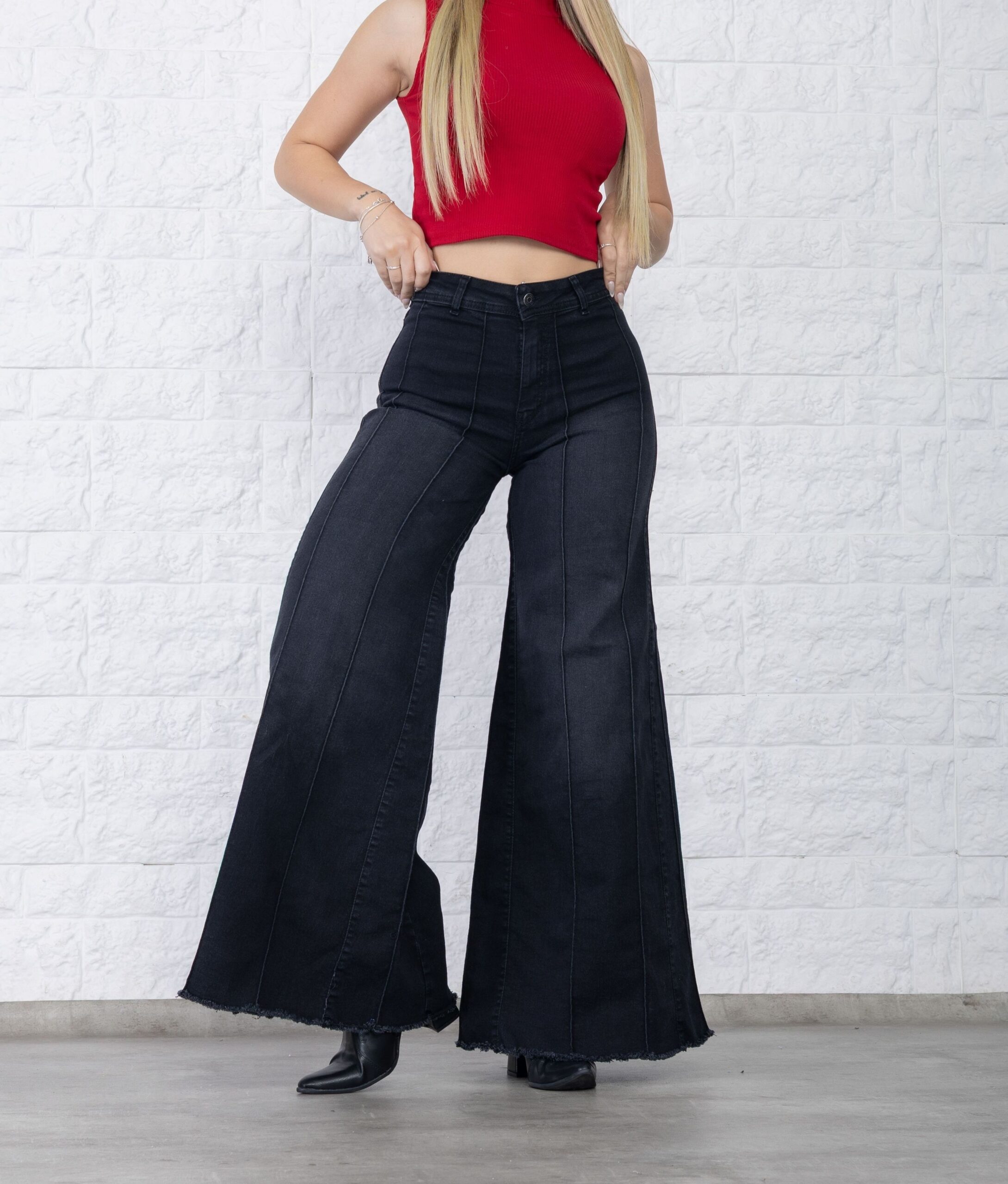 307  I MEGA PALAZZO ELASTIZADO NEGRO HUMO DESFLECADO EN BOTAMANGA TIRO ALTO TALLES 36 AL 40 EXITO JEANS