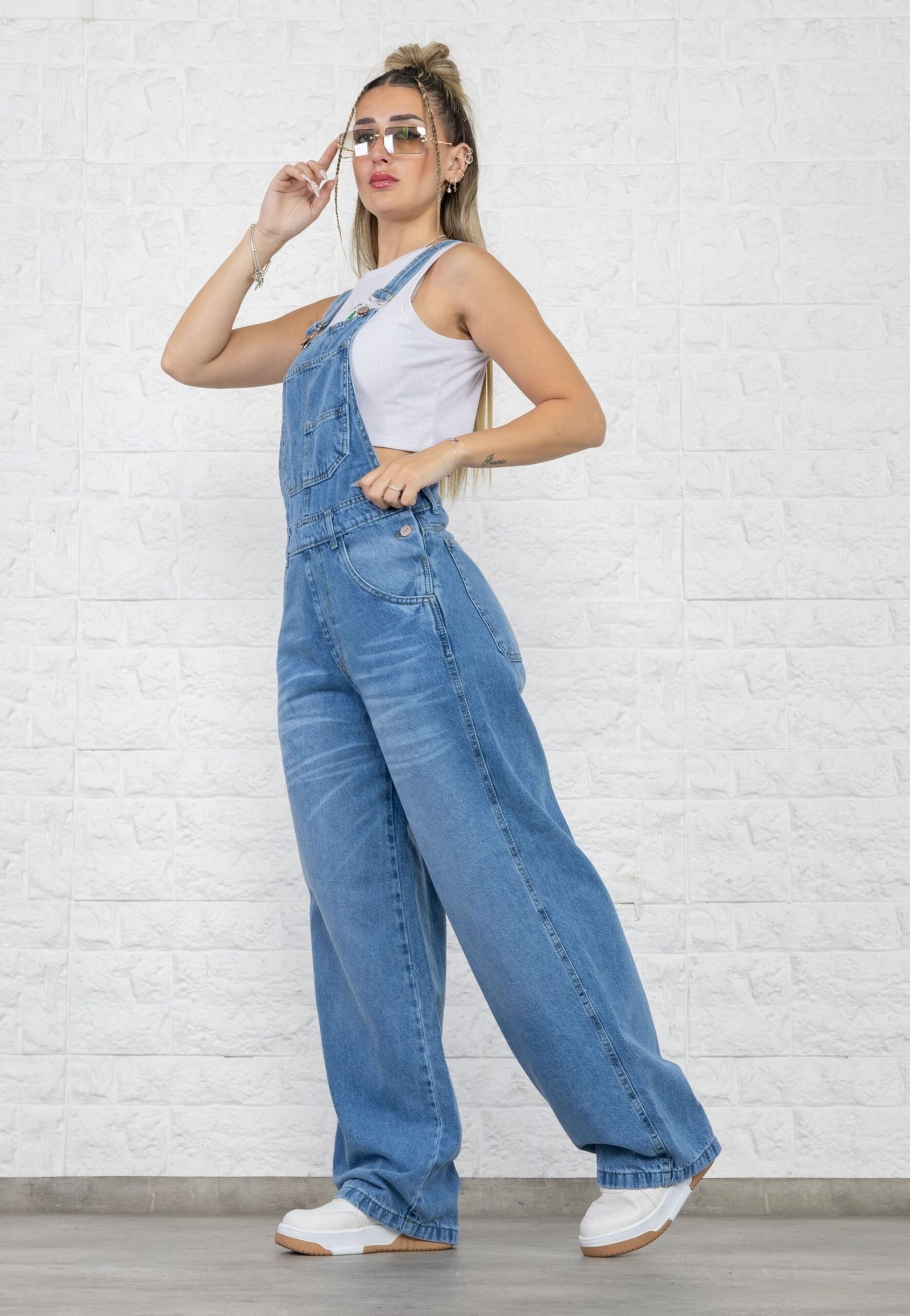 152 | JARDINERO CLASICO RIGIDO CELESTE OVERSIZE CON BIGOTES TALLES 36 AL 46 EXITO JEANS