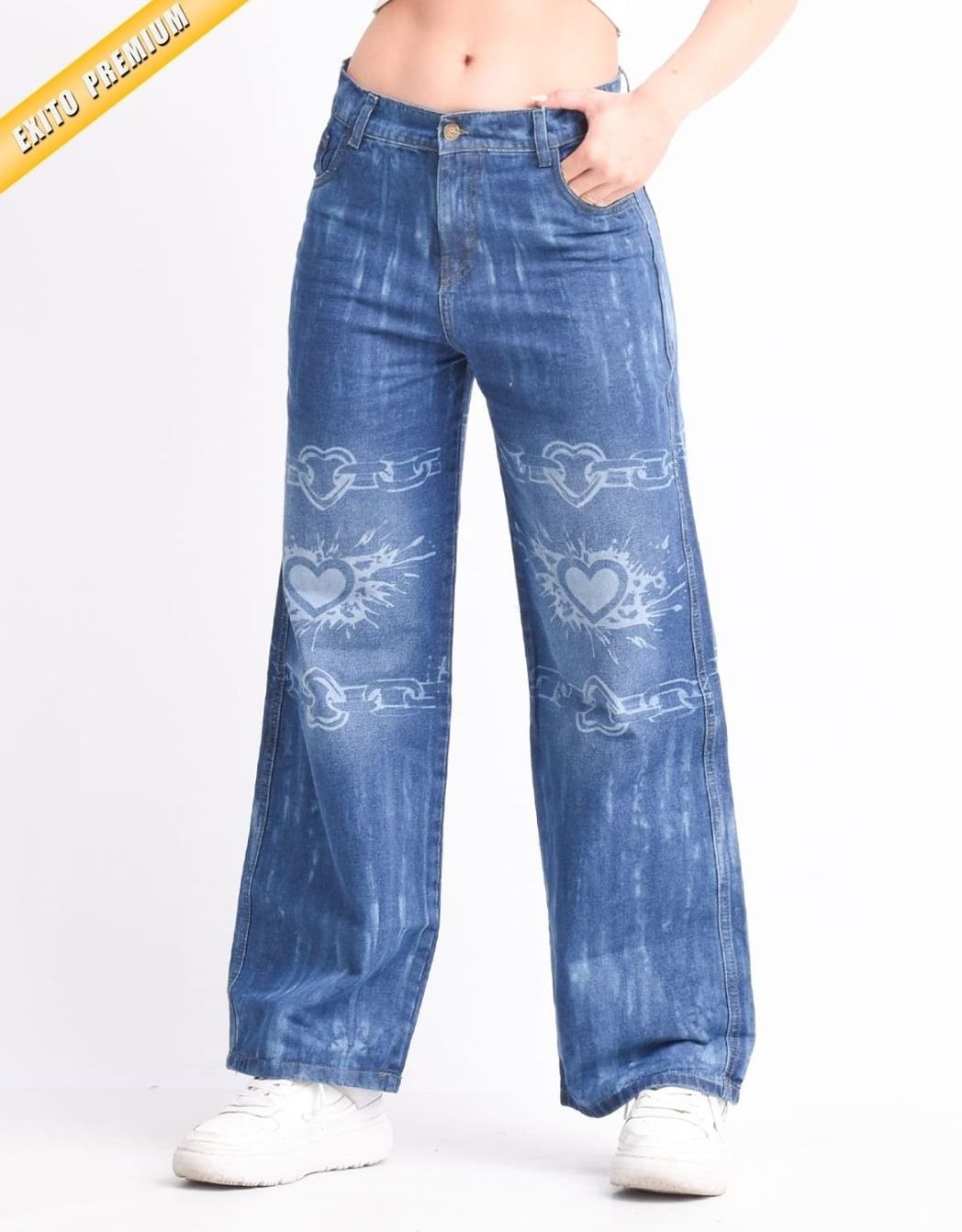 136 | WIDE LEG CELESTE CON DISEÑO DE CORAZON/CADENAS ACABADO EN LASER TIRO MEDIO TALLE 36 AL 46 EXITO JEANS