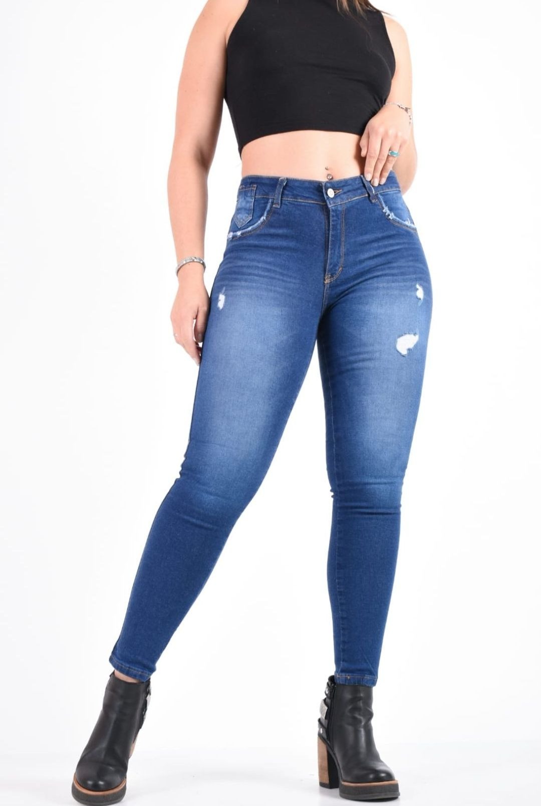 203 | JEAN SKINNY AZUL LOCALIZADO BIGOTES CON ROTURAS Y DESGASTE EN BOLSILLO TIRO ALTO 36 AL 50 EXITO JEANS