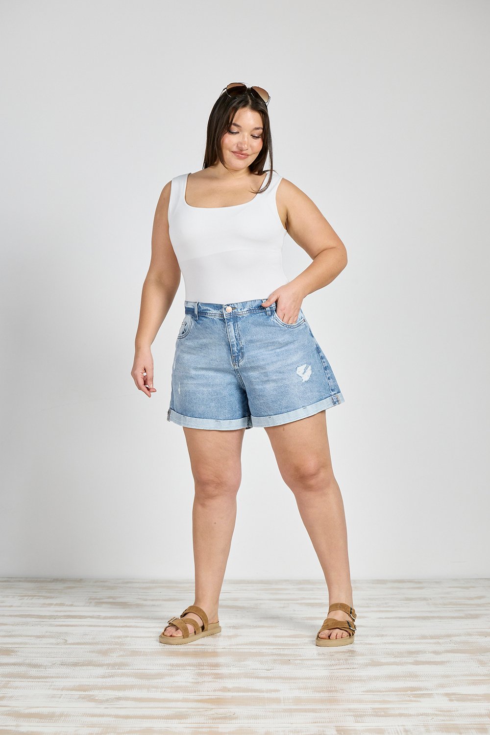 ART. M-558 | SHORT STONE RIGIDO CON ROTURA Y DOBLADILLO TALLES DEL 46 AL 54 CENITHO