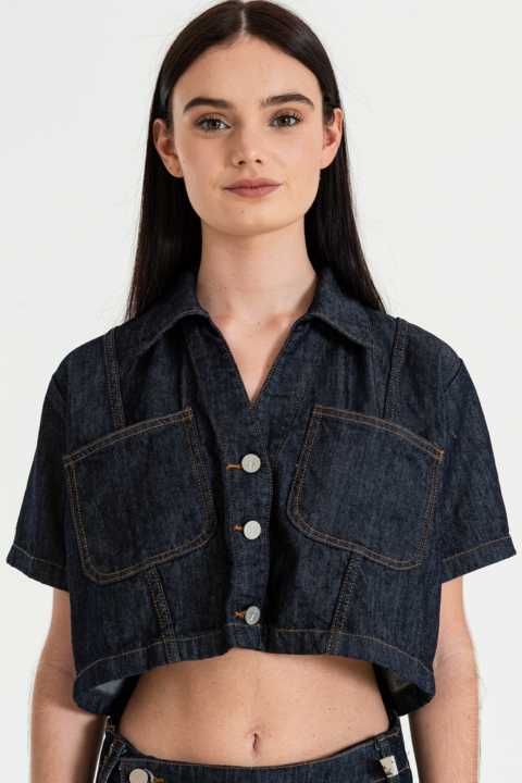 BESTA CAMISA DENIM CROPPED ESCOTE EN V ISOSTASIA UNICO S