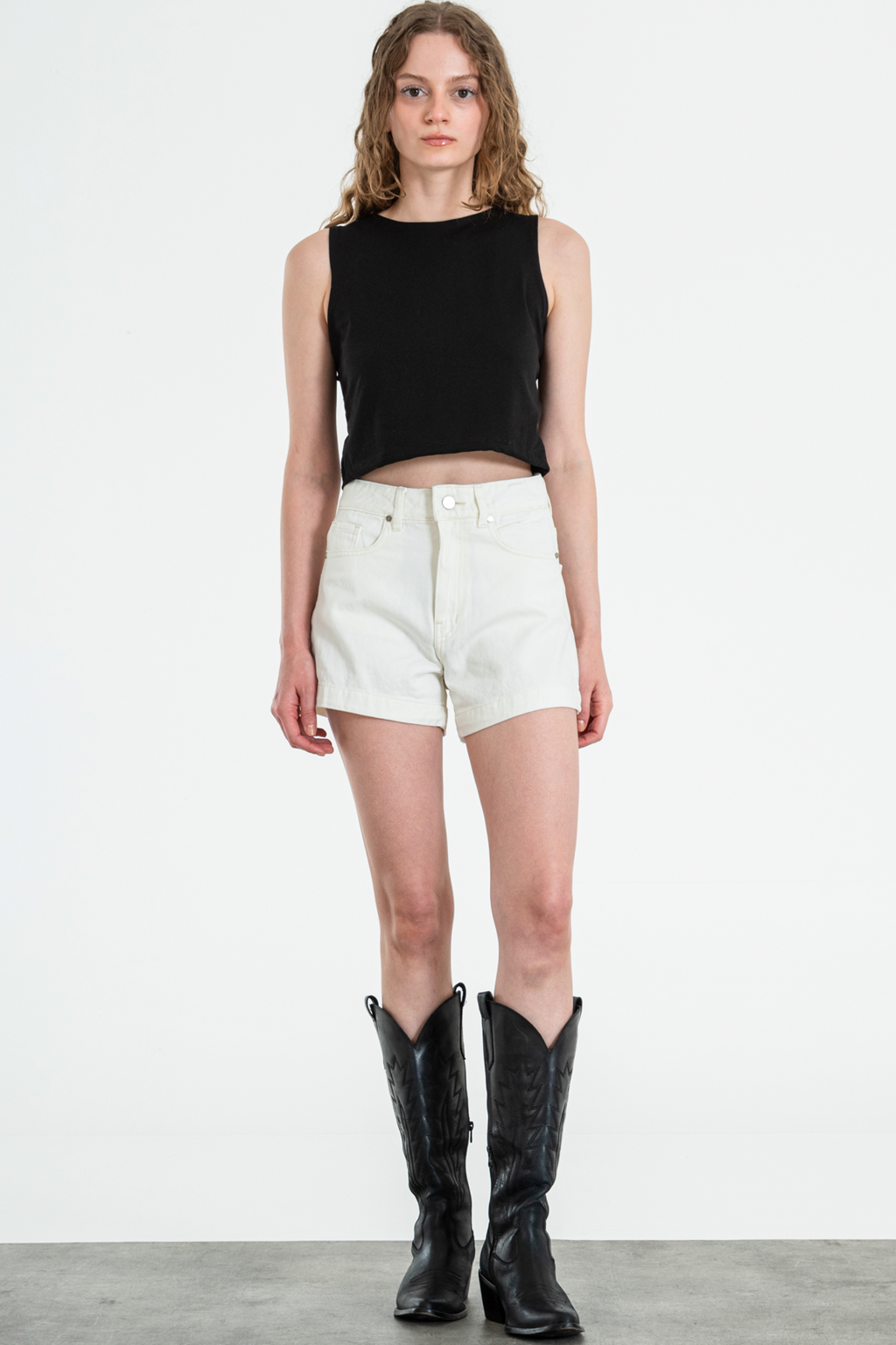 O GALIAN-SHORT BLANCO RIGIDO TIRO ALTO TALLES 34 AL 44 ISOSTASIA