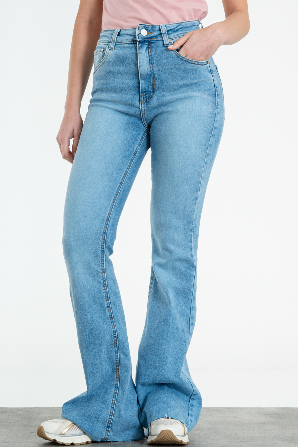 BIONCA OXFORD JEAN FLARE CELESTE ELATIZADO BOTA CORTADA  ISOSTASIA 36-42