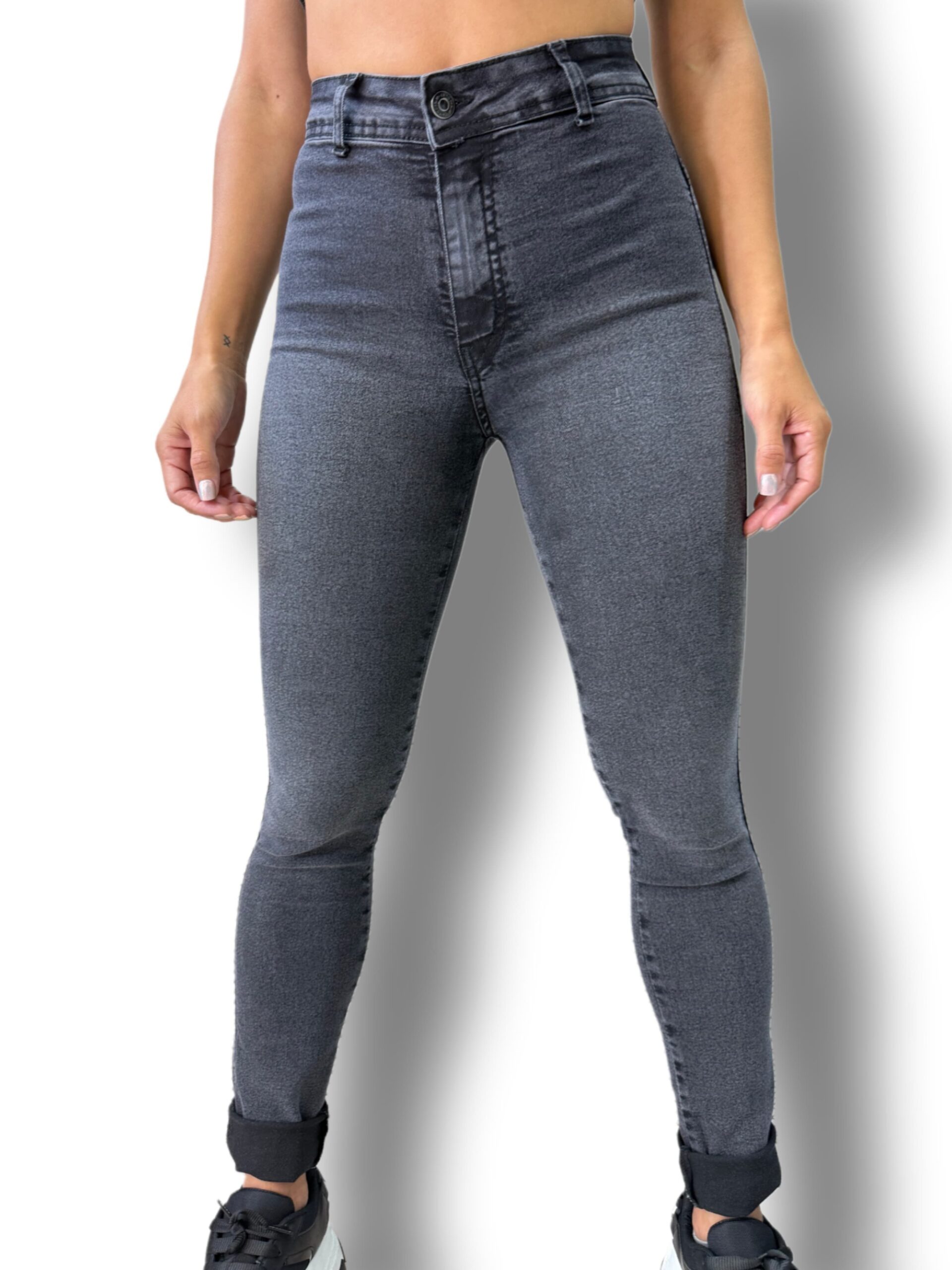 220GR CHUPÍN ELASTIZADO TIRO ALTO CON FRUNCE ATRAS SIN BOLSILLO ADELANTE EXITO JEANS 36-46