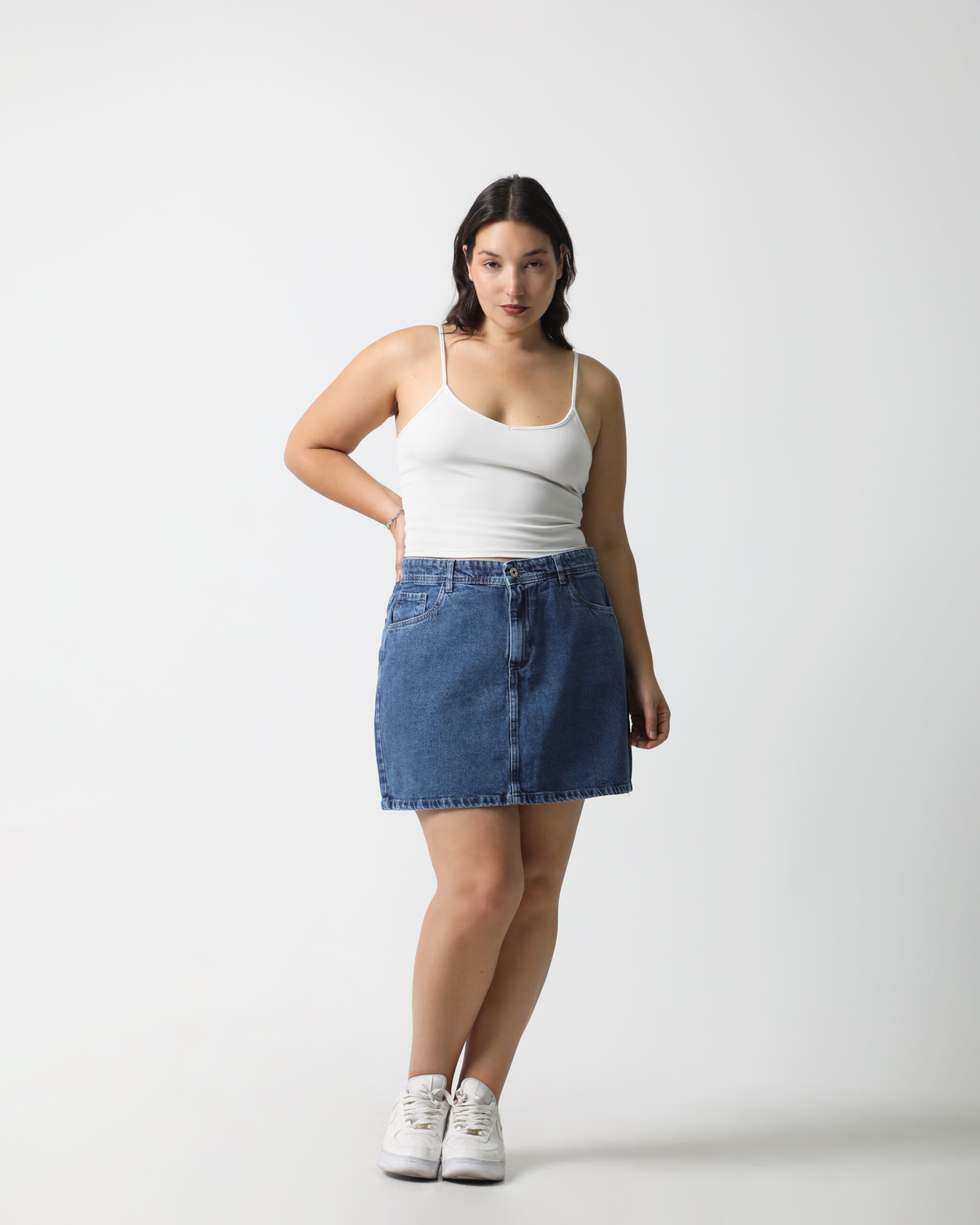 AIRA - SKORT AZUL RIGIDO TIRO MEDIO TALLES DEL 36 AL 54 SONNE