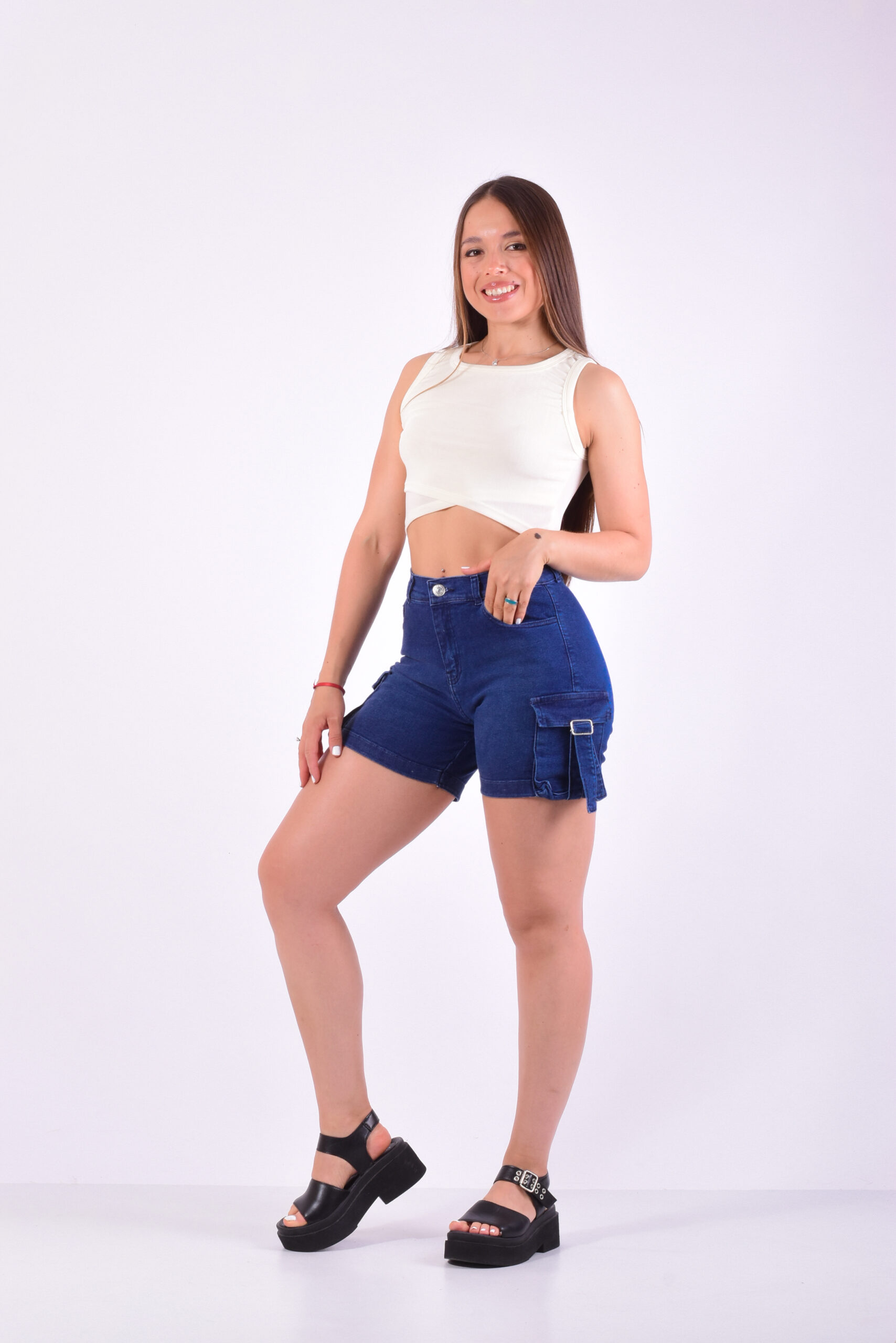 ART. BERLIN | SHORT CARGO AZUL ELASTIZADO CON BOLSILLOS FUNCIONALES TIRO ALTO TALLES 38 AL 52 RUMAJU