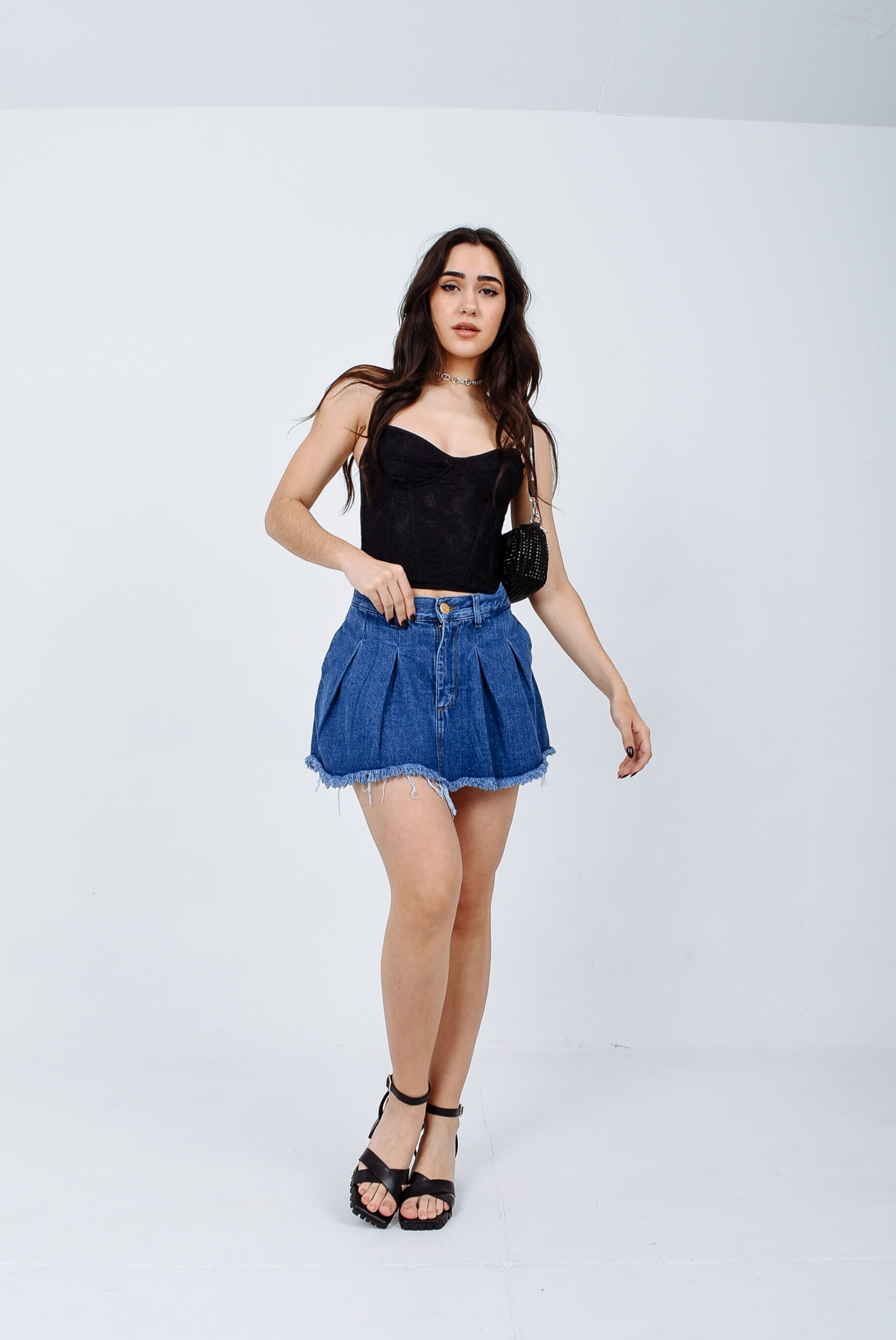 FULL - MINI DE JEAN AZUL RIGIDO TABLEADO Y DESFLECADO EN BOTA TIRO ALTO TALLES 34 AL 46 H-REINA DENIM