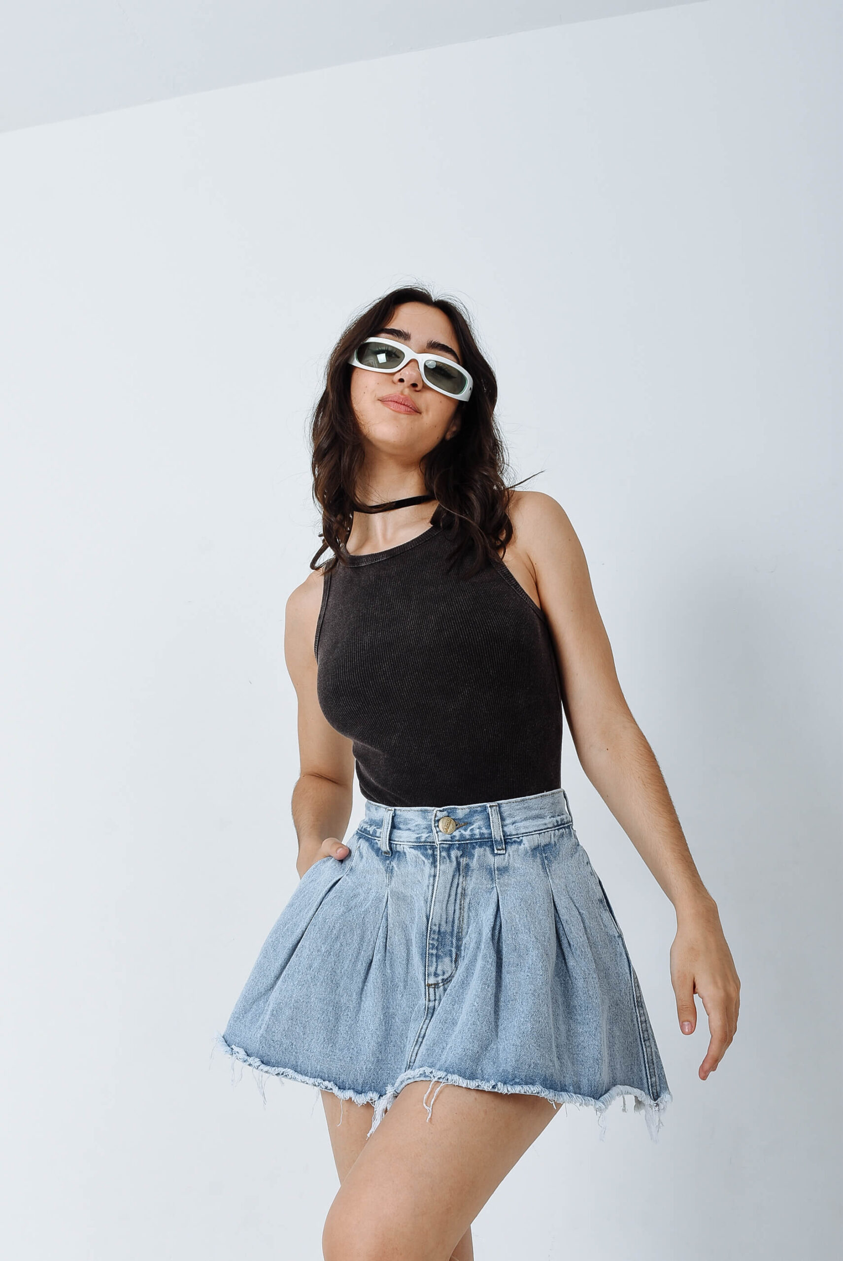 FULL - MINI DE JEAN SNOW RIGIDA TABLEADO DESFLECADO EN BOTA TIRO ALTO TALLES 34 AL 42 H-REINA