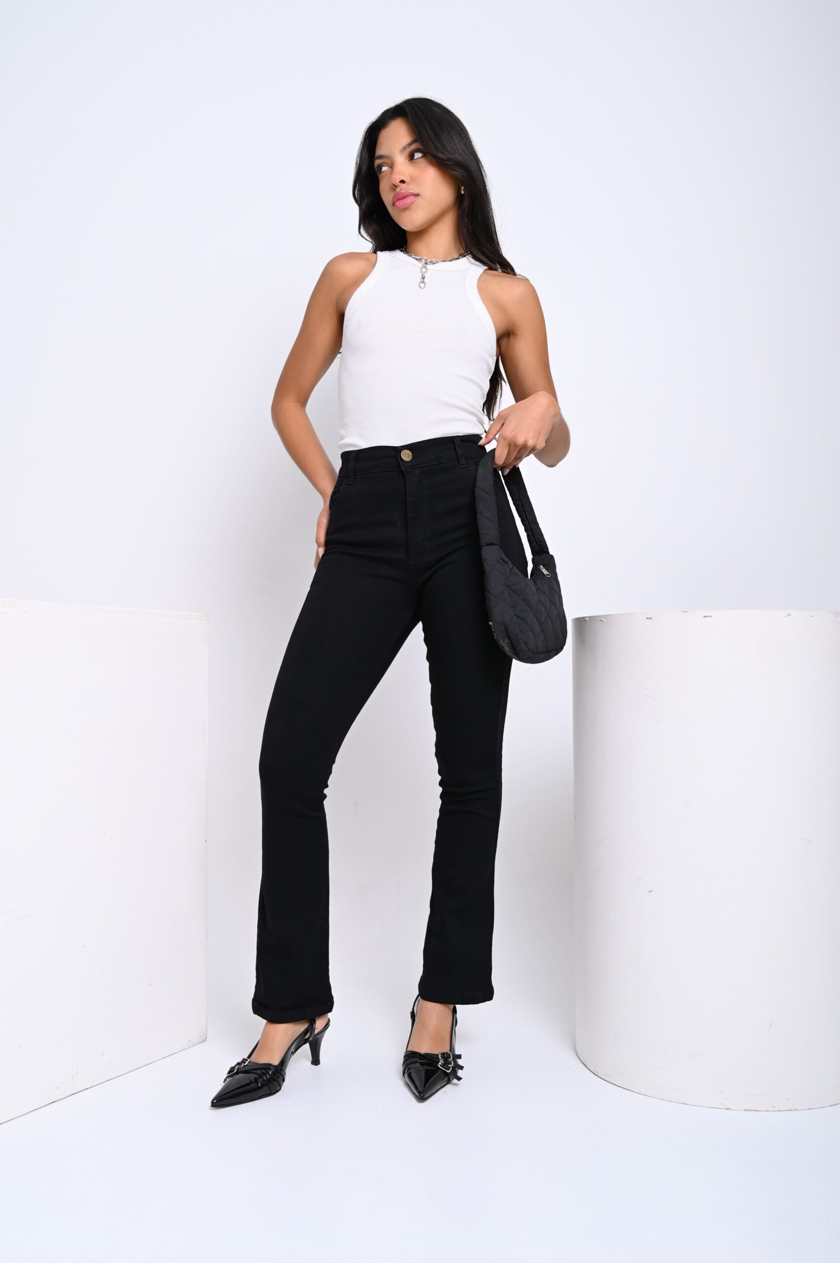 IZZY-JEAN RECTO NEGRO ELASTIZADO TIRO ALTO TALLES 36 AL 46 H-REINA