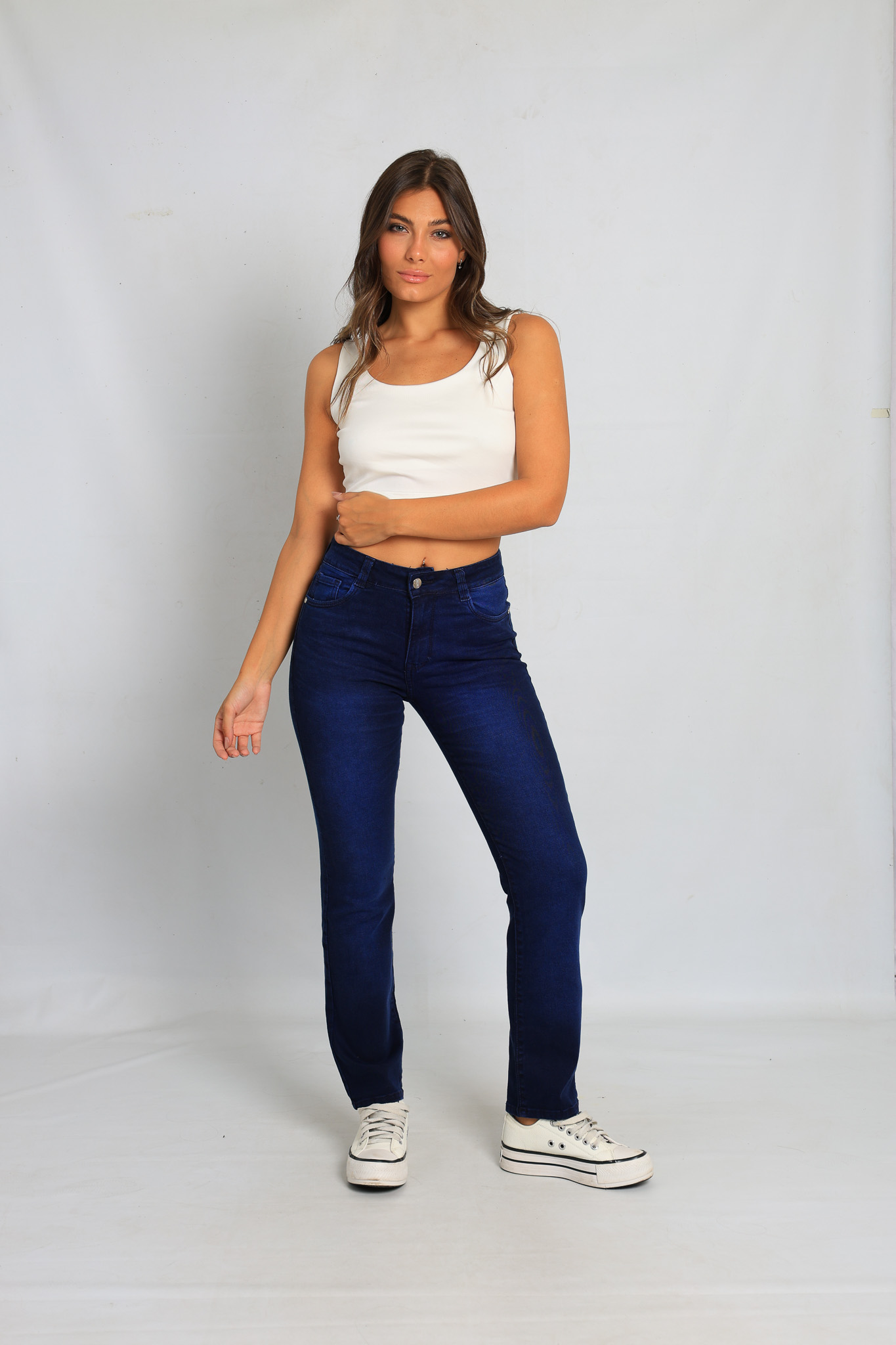 729 | JEAN RECTO AZUL OSCURO TIRO ALTO ELASTIZADO 38-46 VERSUS