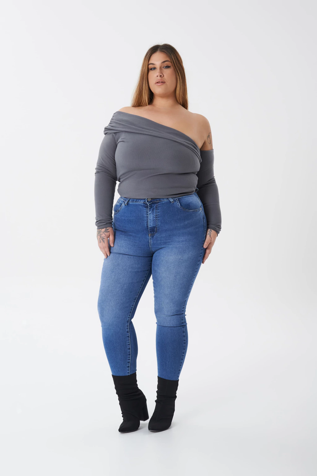 ALVEAR- SKINNY CURVY AZUL ELASTIZADO TIRO ALTO TALLES 48 AL 56 STRIVEN