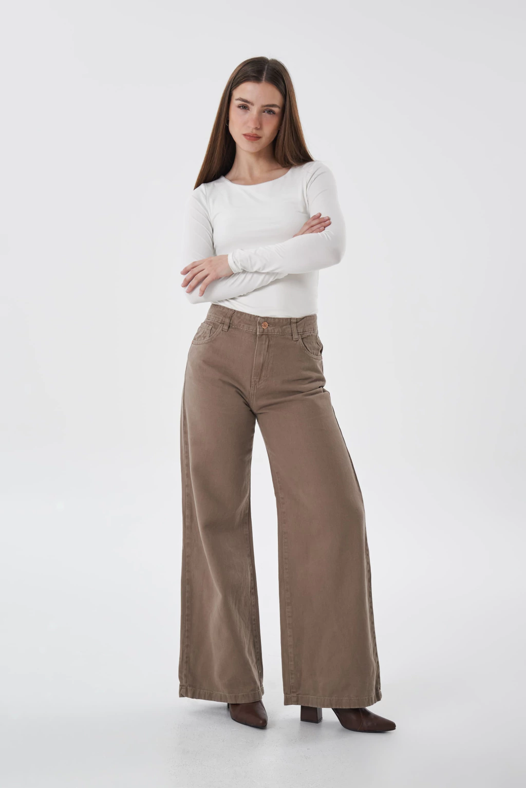 ILLINOIS-WIDE LEG BEIGE RIGIDO TIRO ALTO TALLES 36 AL 46 STRIVEN JEANS