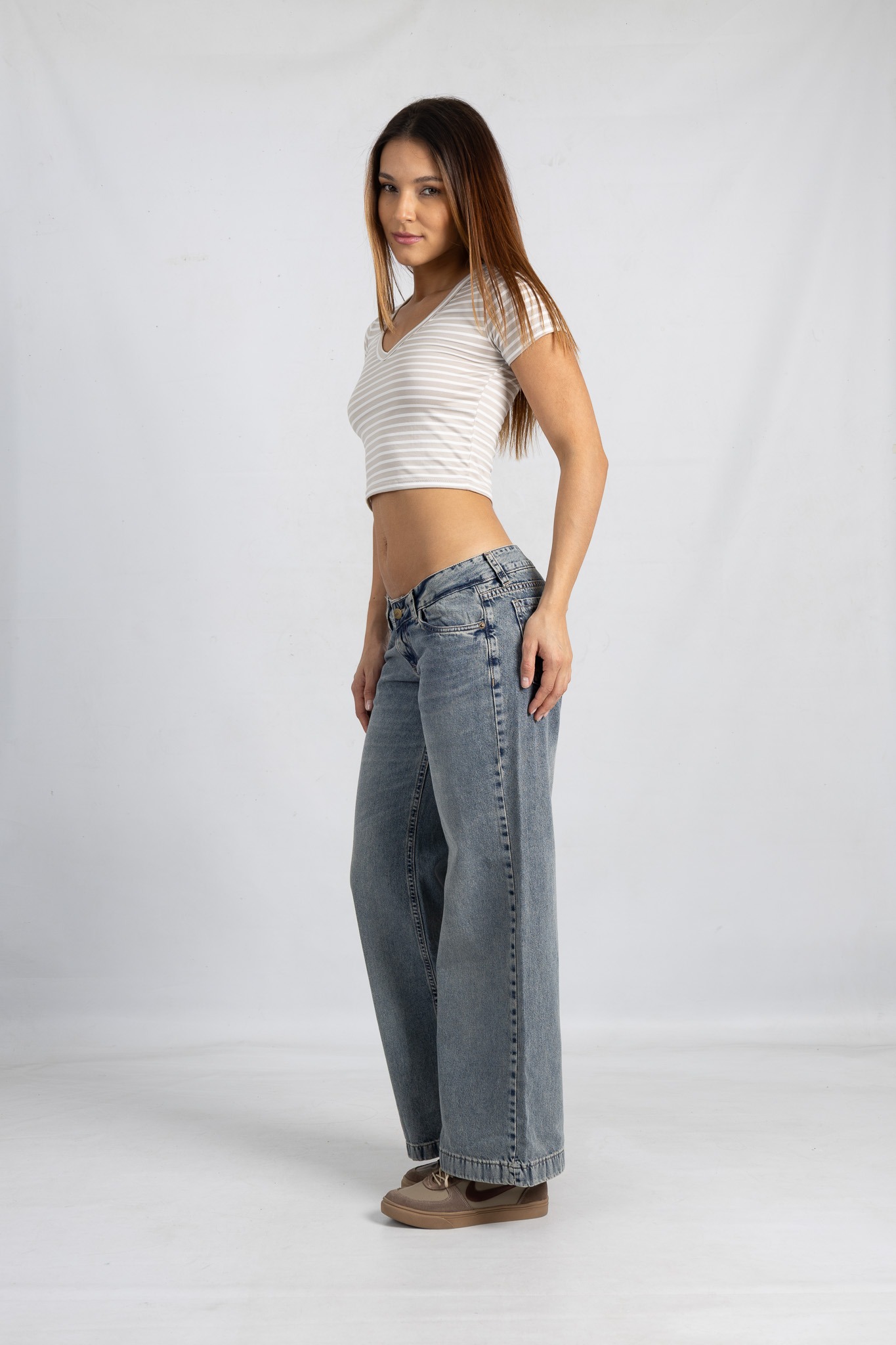 859-WIDE LEG OXIDO NEVADO TIRO BAJO TALLES 34 AL 44 VERSUS JEANS