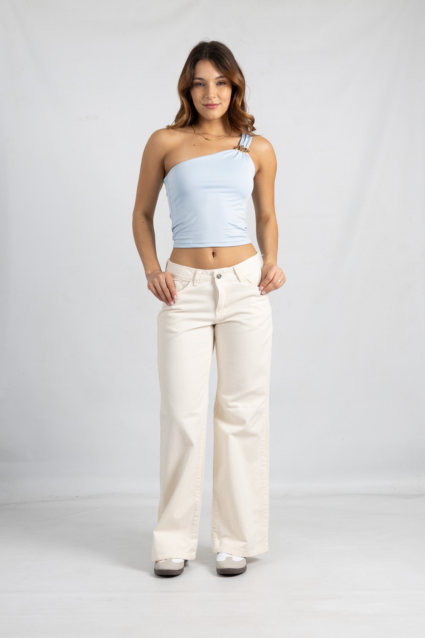 876-WIDE LEG NATURAL RIGIDO TIRO MEDIO TALLES 36 AL 46 ANDAR JEANS