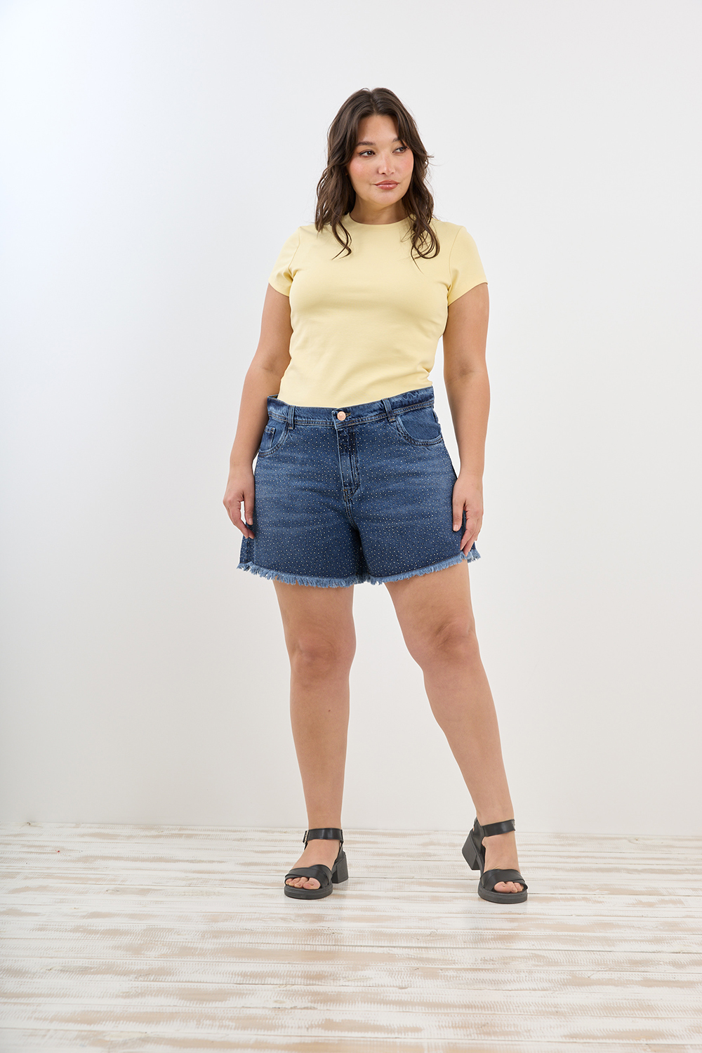 M-579 | SHORT AZUL RIGIDO CON STRASS DESFLECADO TALLES DEL 46 AL 54 CENITHO