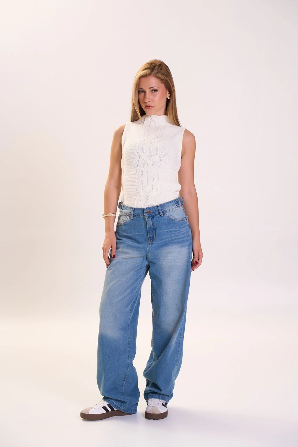 KITARU-BAGGY CELESTE RIGIDO LOCALIZADO CON BIGOTES Y HEBILLAS TIRO MEDIO TALLES 36 AL 46 STRIVEN