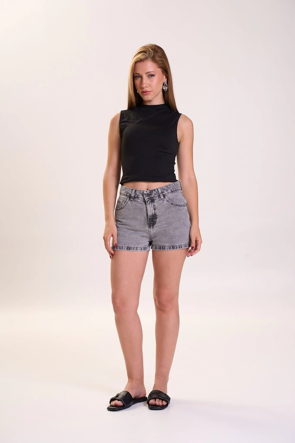 DEEP-SHORT GRIS RIGIDO CLASICO TIRO ALTO TALLES 36 AL 46 STRIVEN